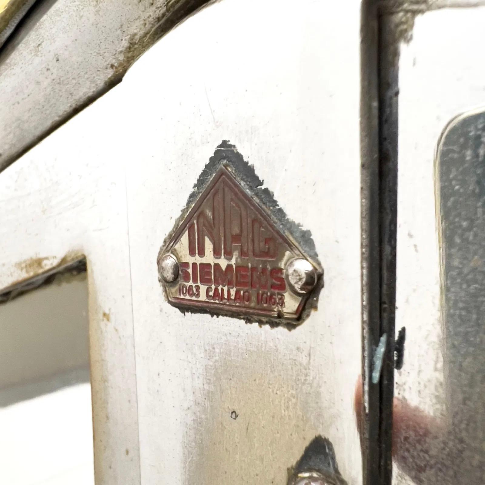 Double Door Iron and Glass Vitrine, 1920s Argentina For Sale 1