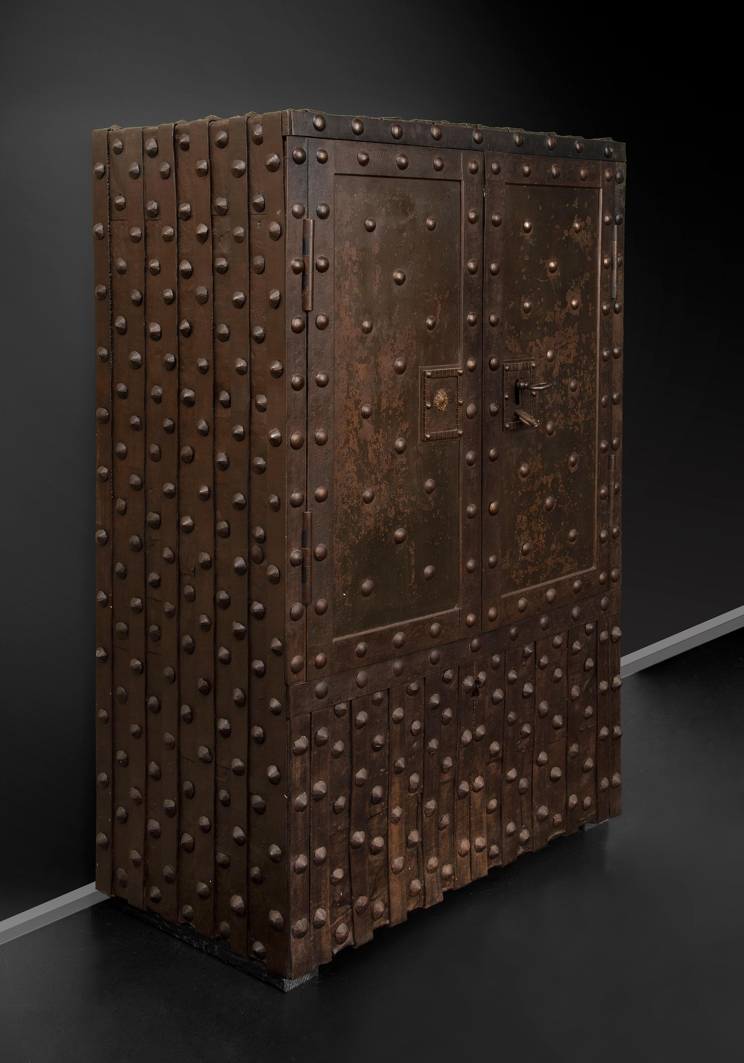 Hand-Crafted Double door safe - Italian, 18th Century For Sale