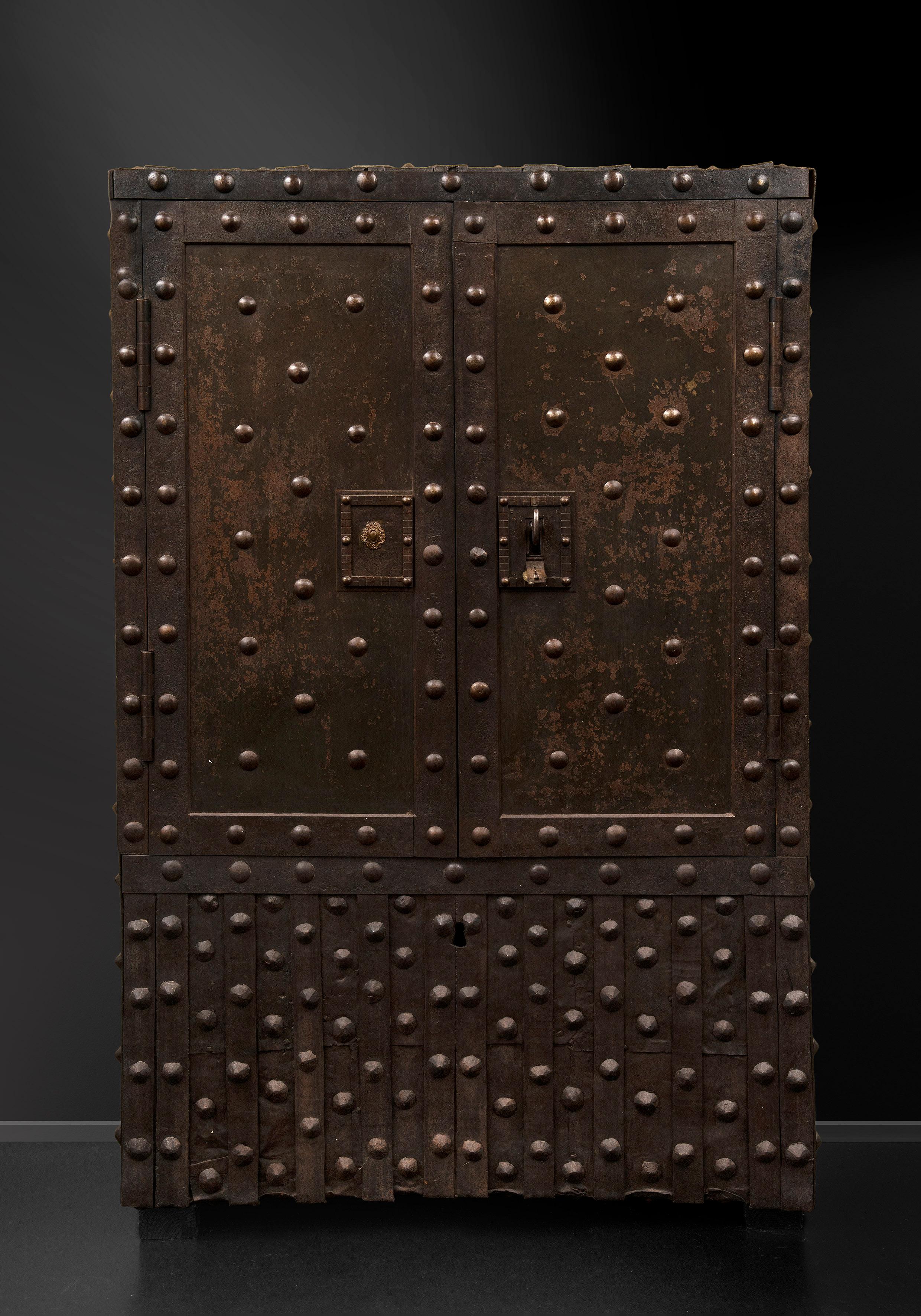 Double door safe - Italian, 18th Century In Good Condition For Sale In Bruxelles, BE