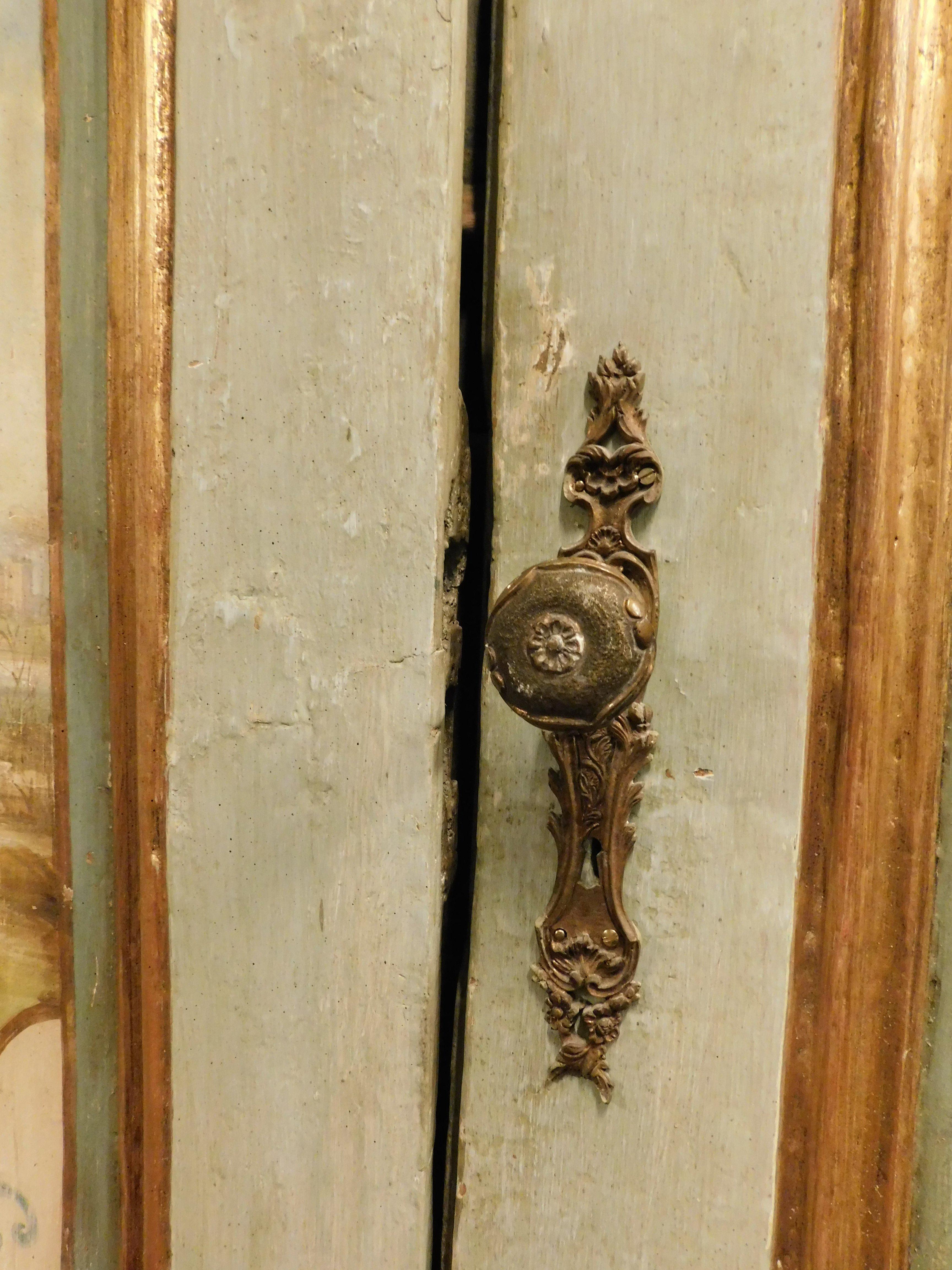Puertas dobles de madera ricamente pintada, dorso lacado, Italia siglo XVIII y antes en venta