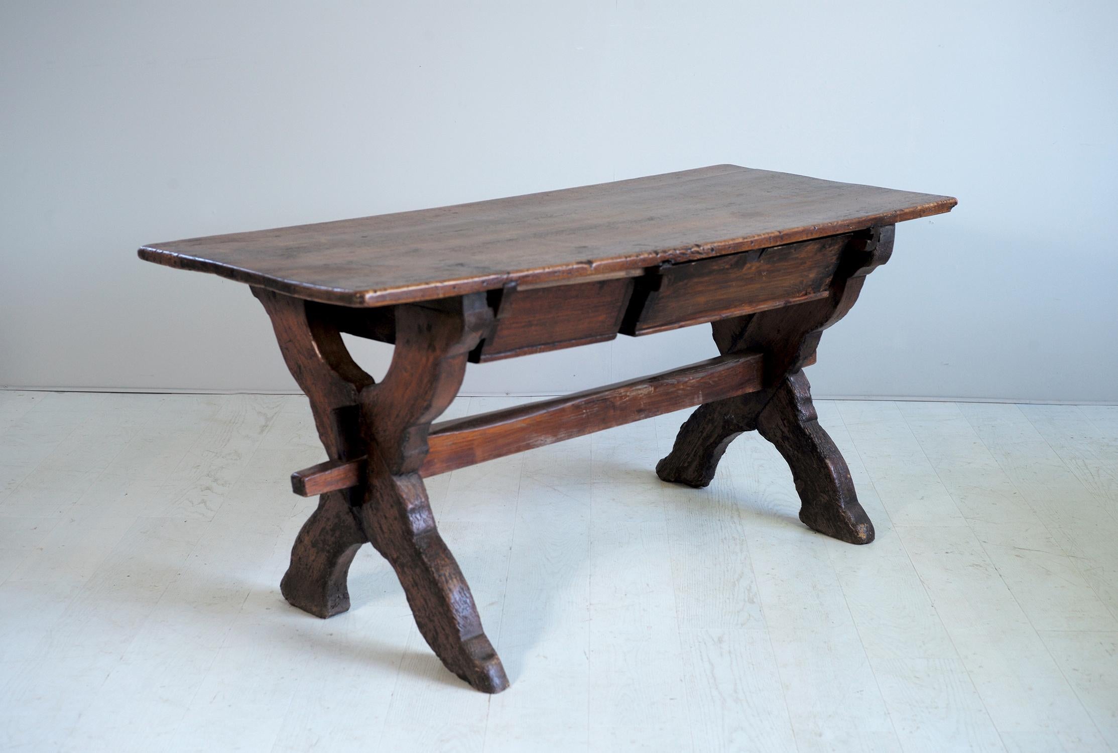 Double Drawer Changer Table, Switzerland 17th Century In Good Condition In Catonvielle, FR