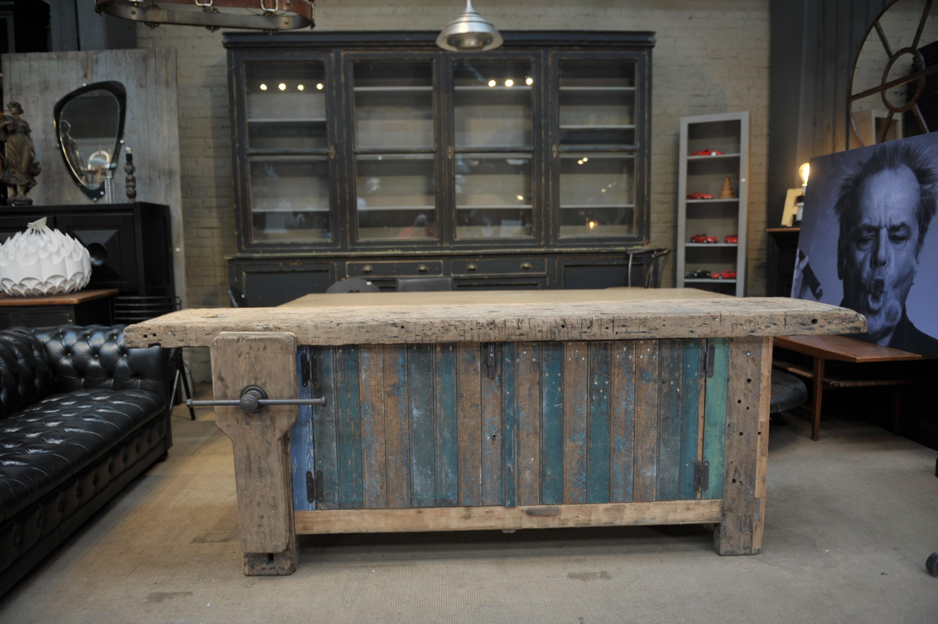 Double Face French Carpenter Workbench with Vice, circa 1930 For Sale 1