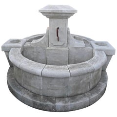 Fontana centrale a doppia faccia