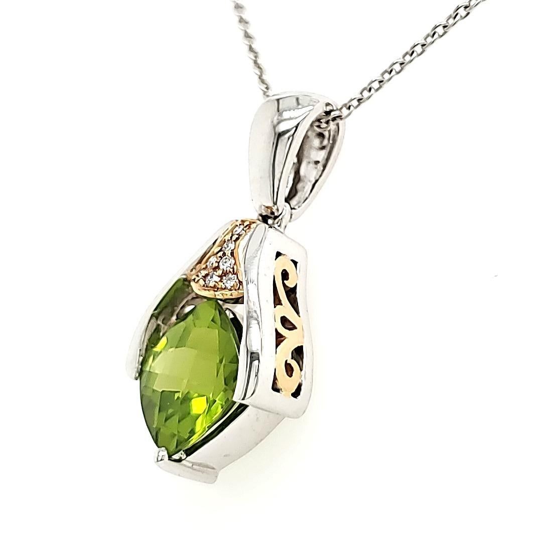 Contemporary Double Faceted Peridot Pendant in White Gold and Diamonds For Sale