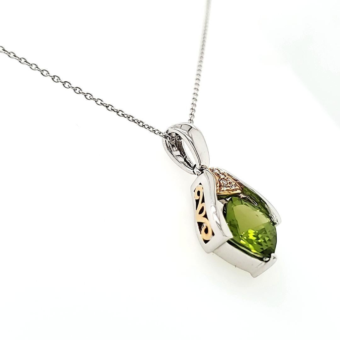 Women's or Men's Double Faceted Peridot Pendant in White Gold and Diamonds For Sale