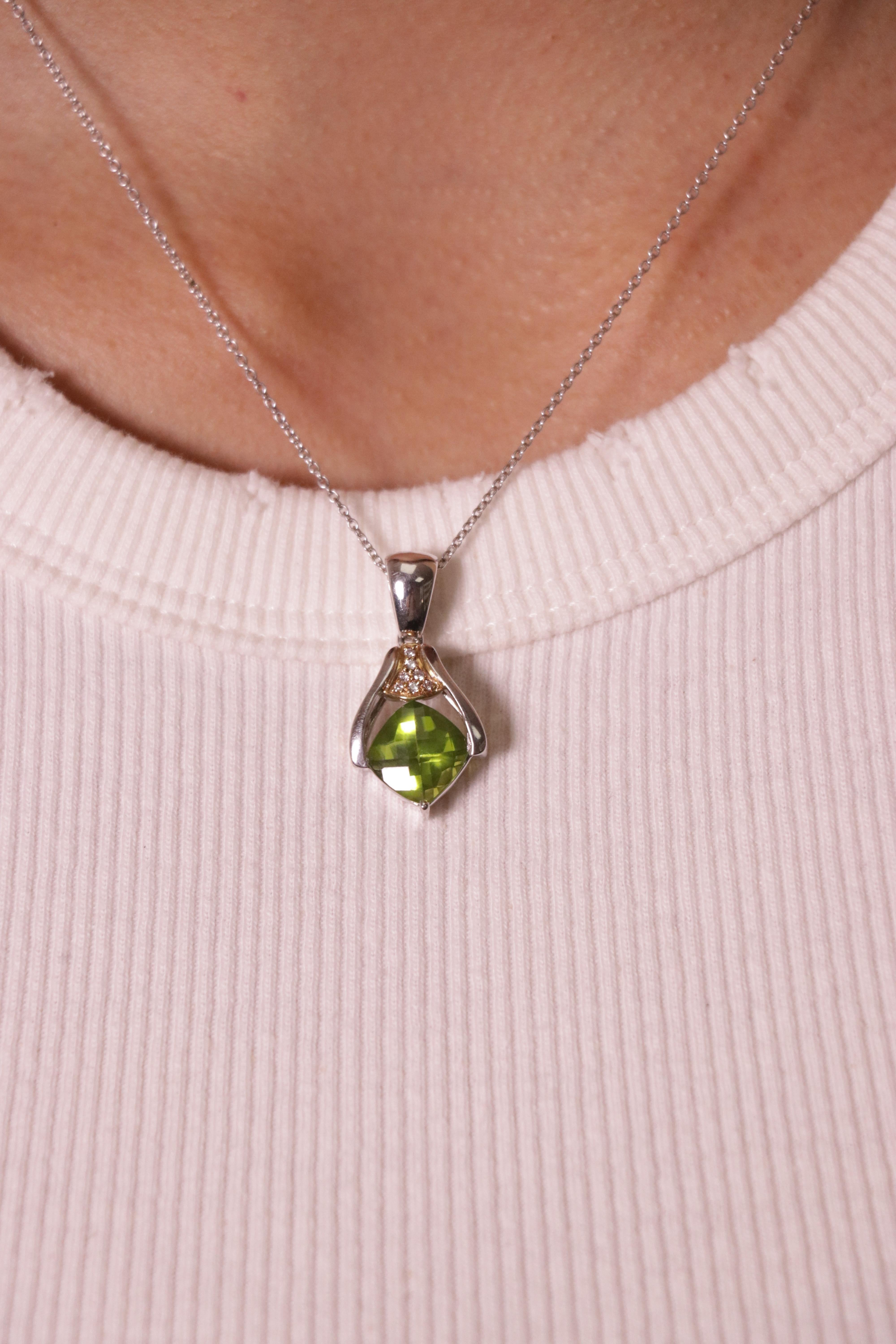 Facettierter Peridot-Anhänger aus Weißgold und Diamanten im Angebot 5