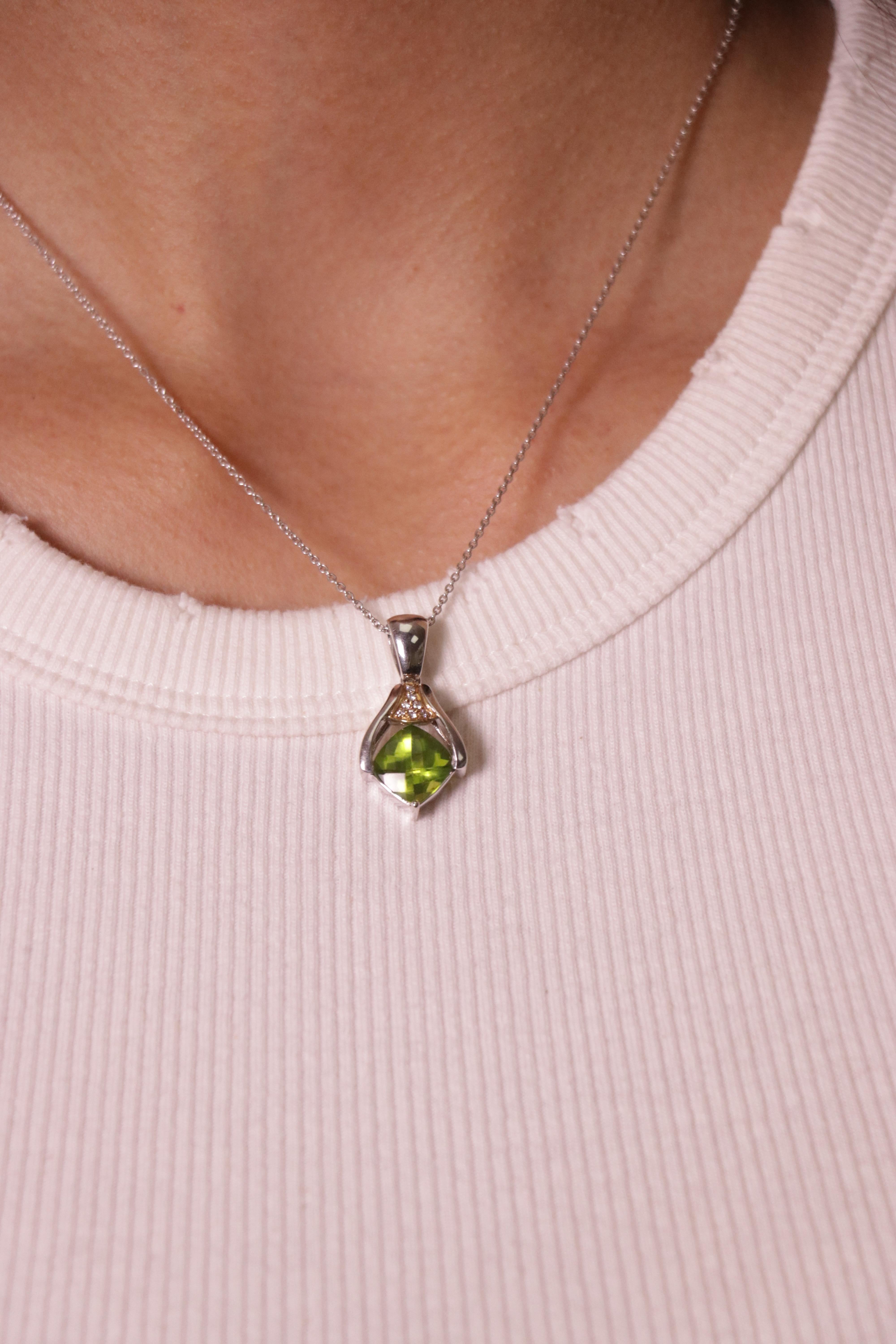 Facettierter Peridot-Anhänger aus Weißgold und Diamanten im Angebot 6