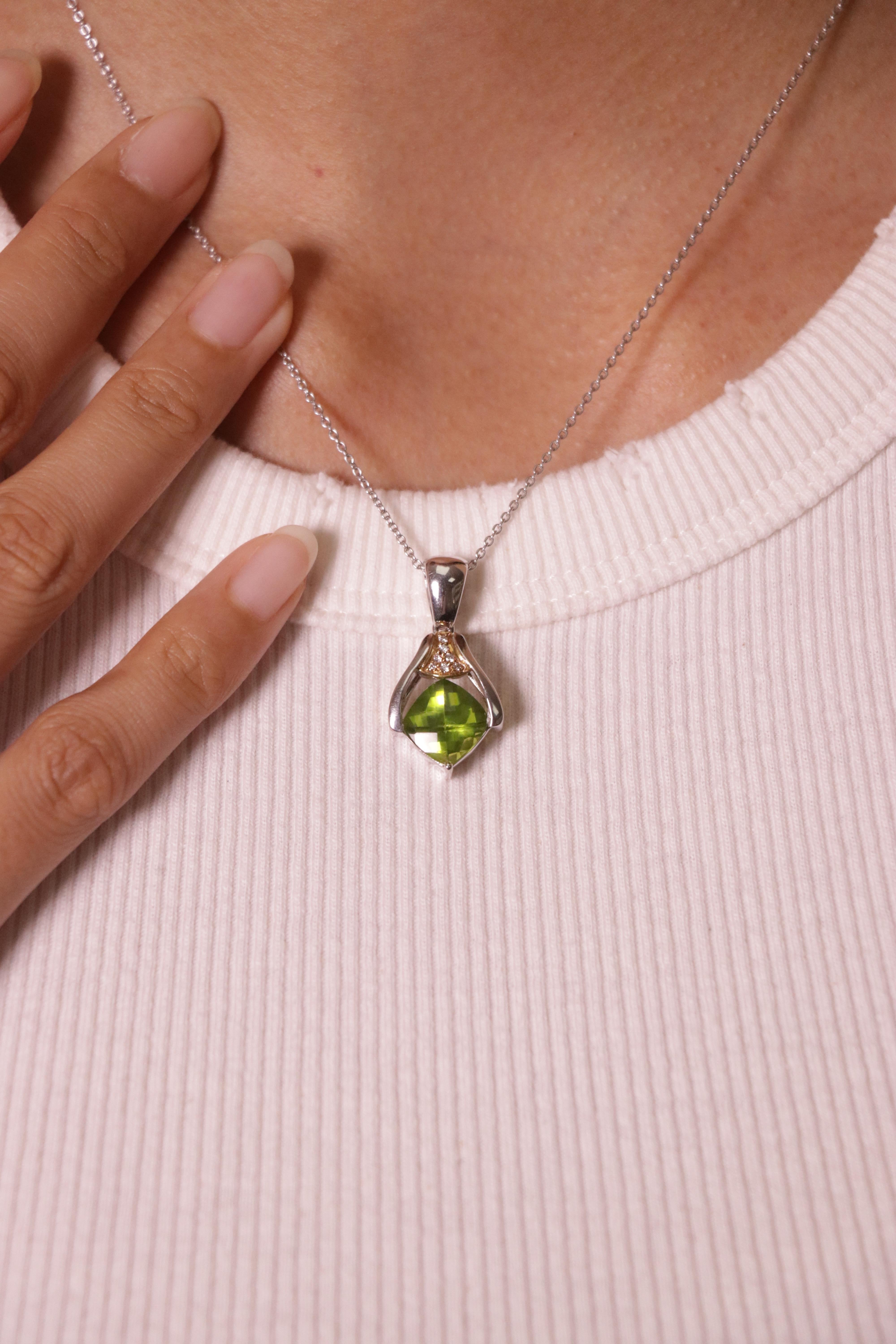 Facettierter Peridot-Anhänger aus Weißgold und Diamanten im Angebot 7