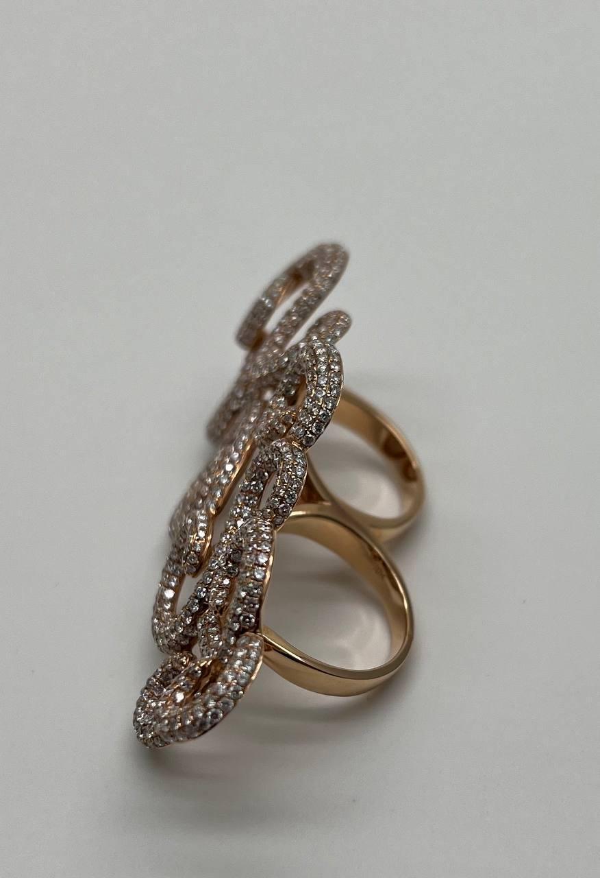 Statement-Knuckle-Ring aus 18 Karat Roségold mit doppeltem Finger, Wirbelwellen und Diamantpavé (Moderne) im Angebot