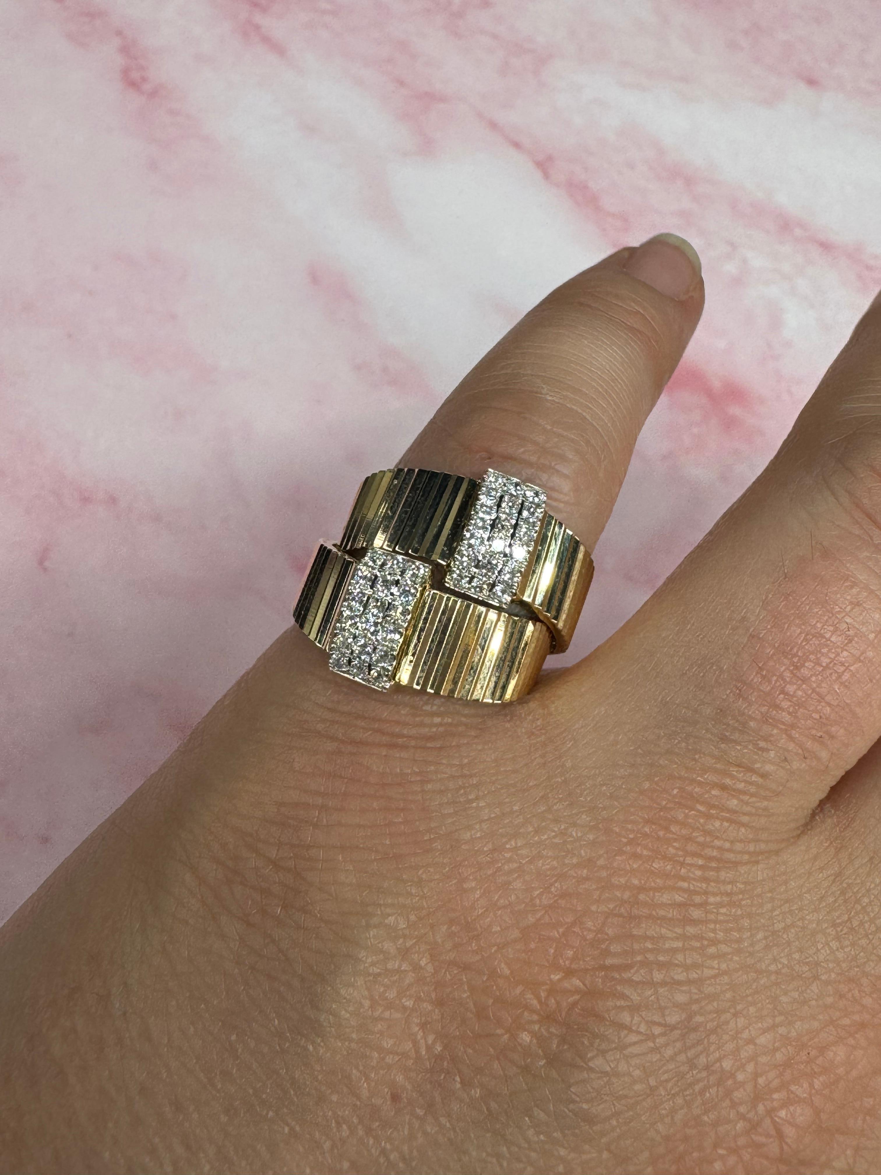 Bague à double cannelure en or jaune 14 carats avec diamants ronds brillants de 0,42 carat en vente 2