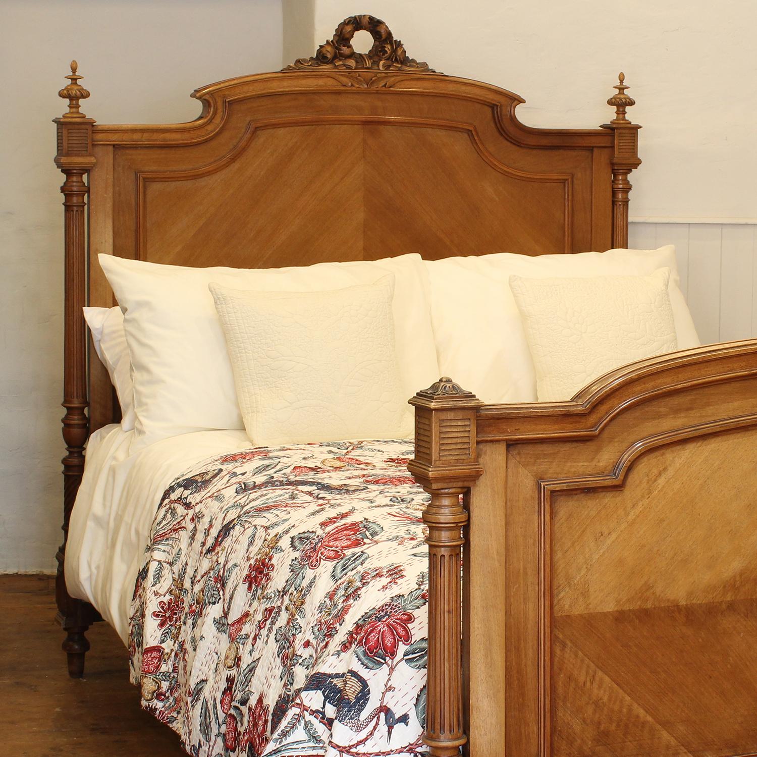 Double French Walnut Bed, WD53 In Good Condition In Wrexham, GB