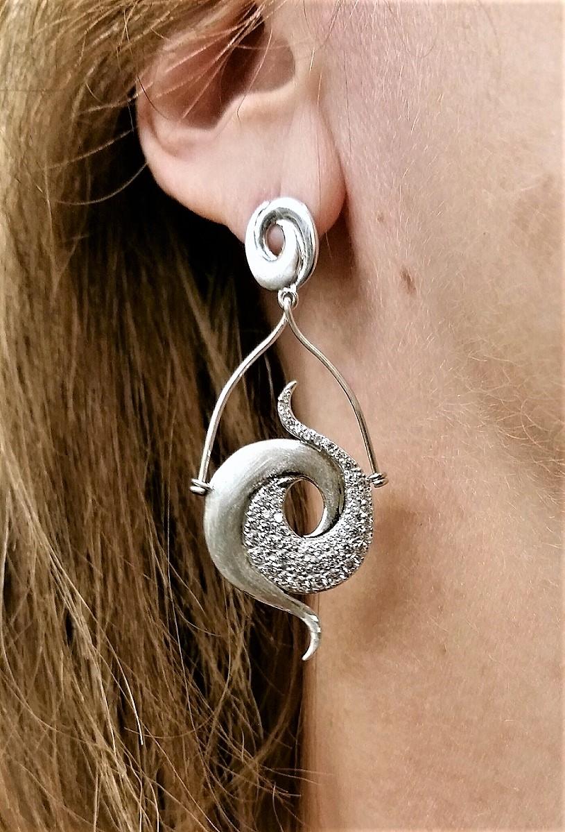 Contemporain Pendants d'oreilles Galaxy doubles en argent sterling avec pierres blanches scintillantes en vente