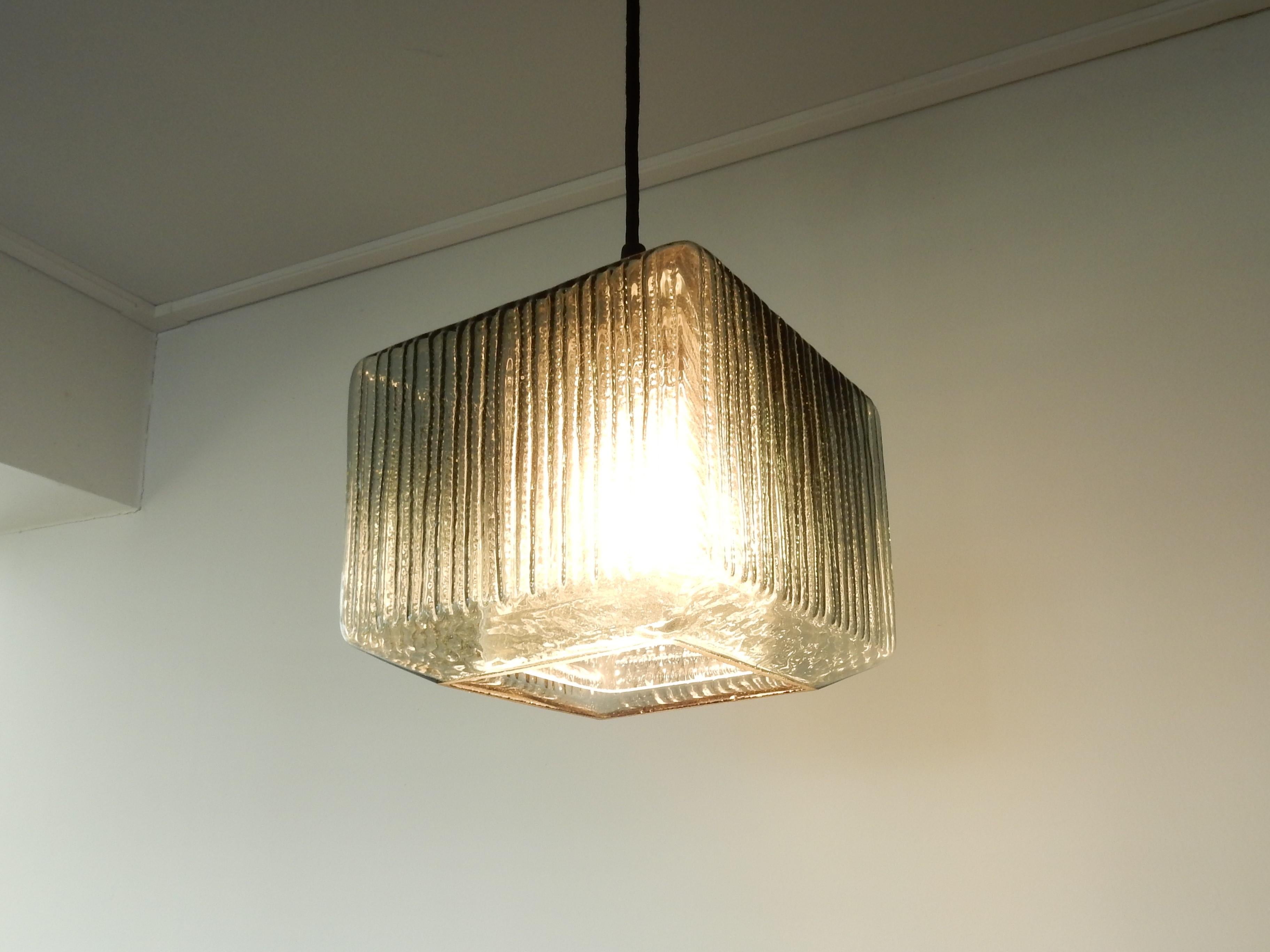 Milieu du XXe siècle Lampe suspendue en verre double dans le style de Carl Fagerlund pour Orrefors, années 1960 en vente