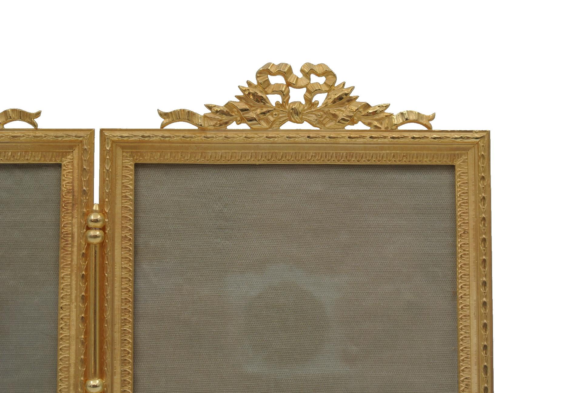 Double golden brass frame, 19th century, Napoleon III period.
Measures: Both H 18.5 cm, W 24.5 cm, D 1.5 cm
One H 18.5 cm, W 12 cm, D 1.5 cm.