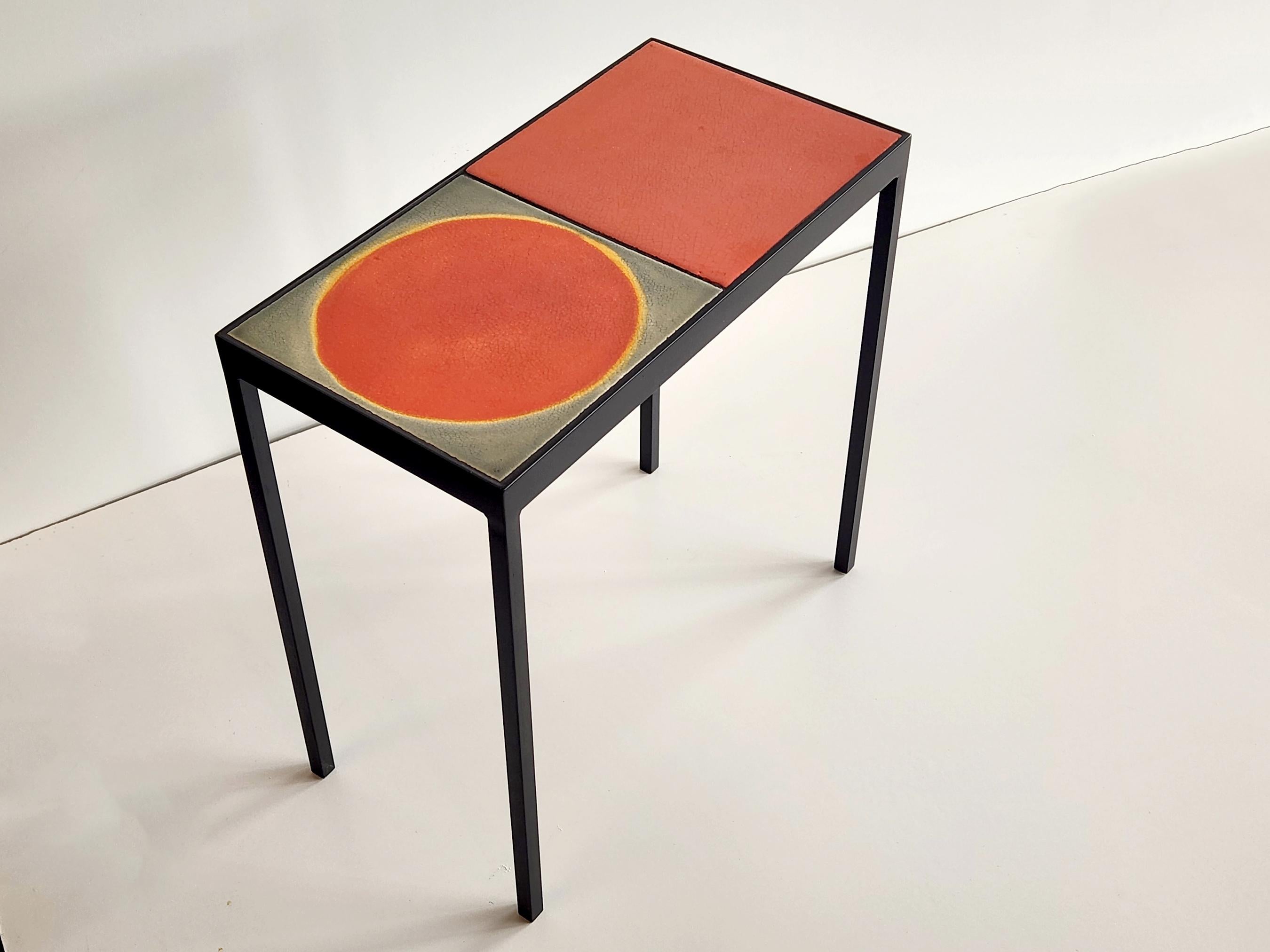 Mid-Century Modern Table d'appoint double Gueridon avec 2 carreaux de céramique Roger Capron  en vente
