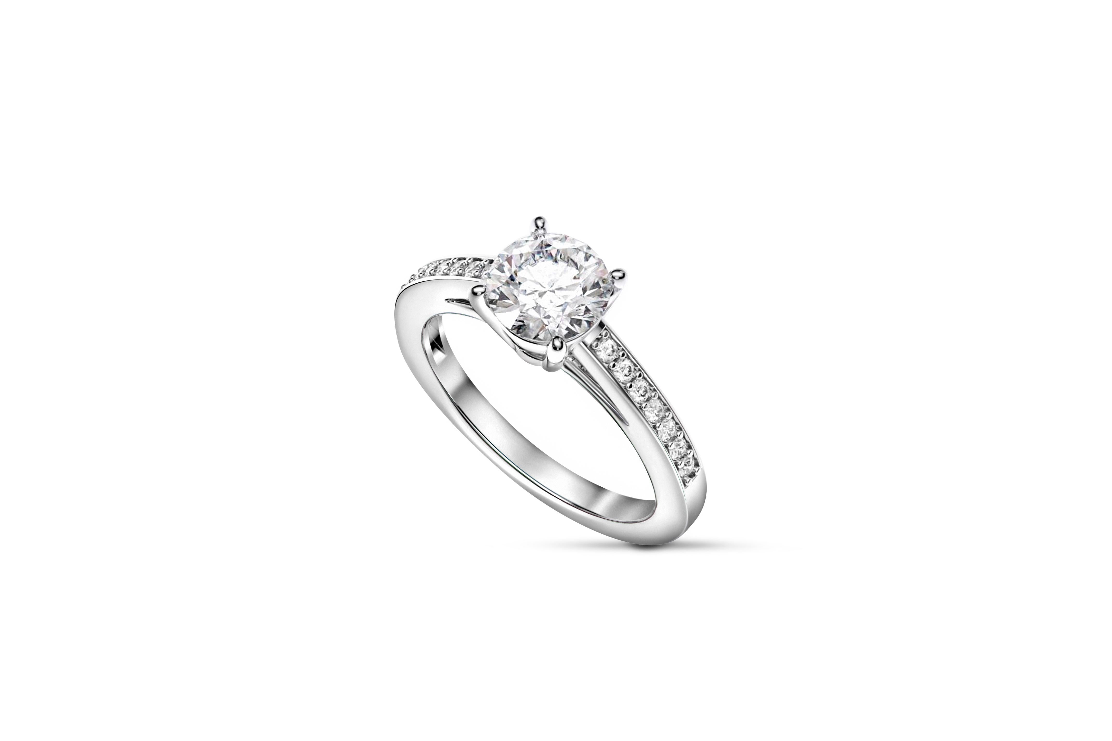 1 ct Round diamond moissanite 14k gold ring. Classic moissanite engagement ring. Vintage style moissanite ring. Solitaire moissanite ring.  Pave Set Side-Stone Round Moissanite ring.

Metal: 14k gold 
Weight: 2.3 gr depends from