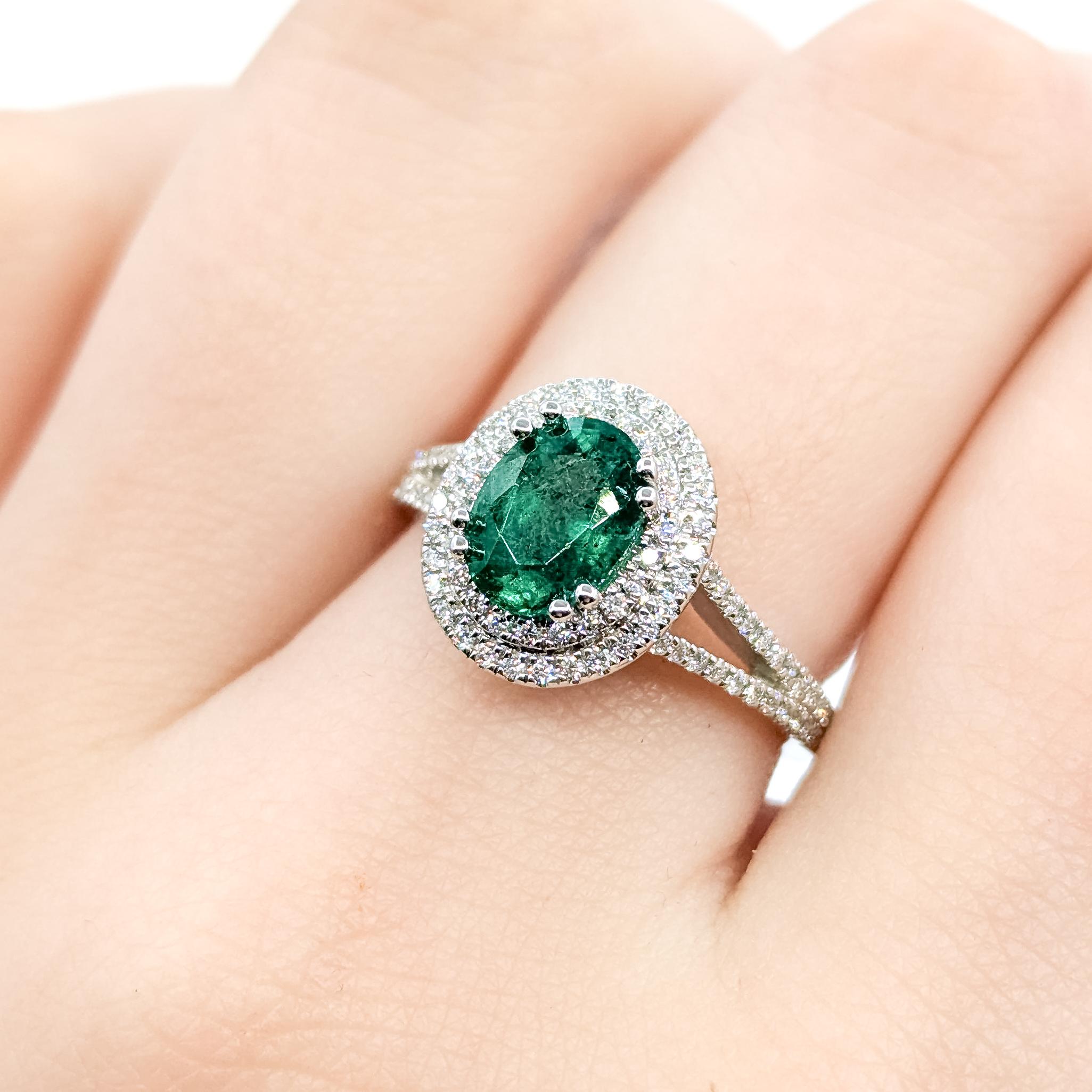Double Halo Emerald & Diamond Ring in 14k Corte oval en venta