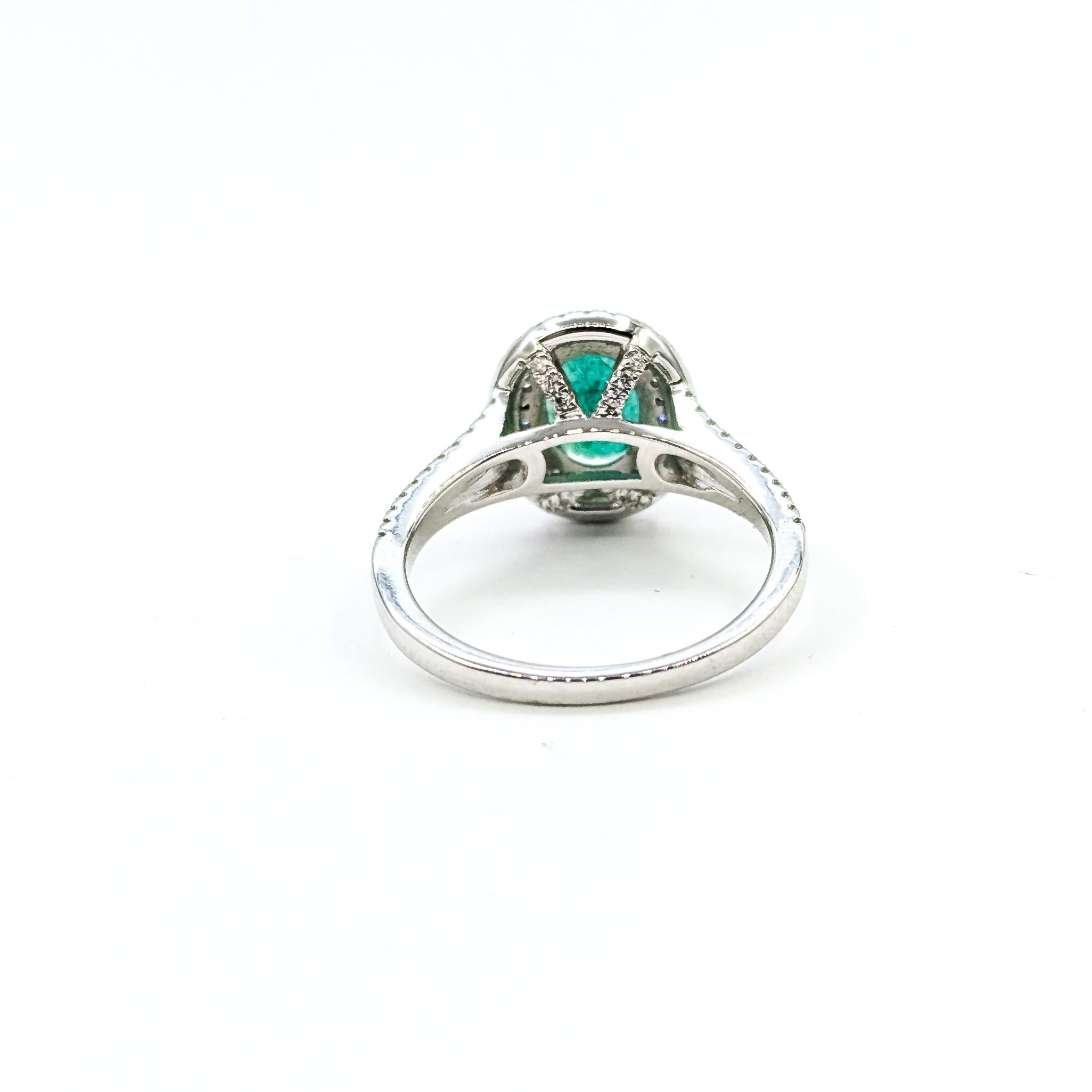 Double Halo Emerald & Diamond Ring in 14k en venta 2