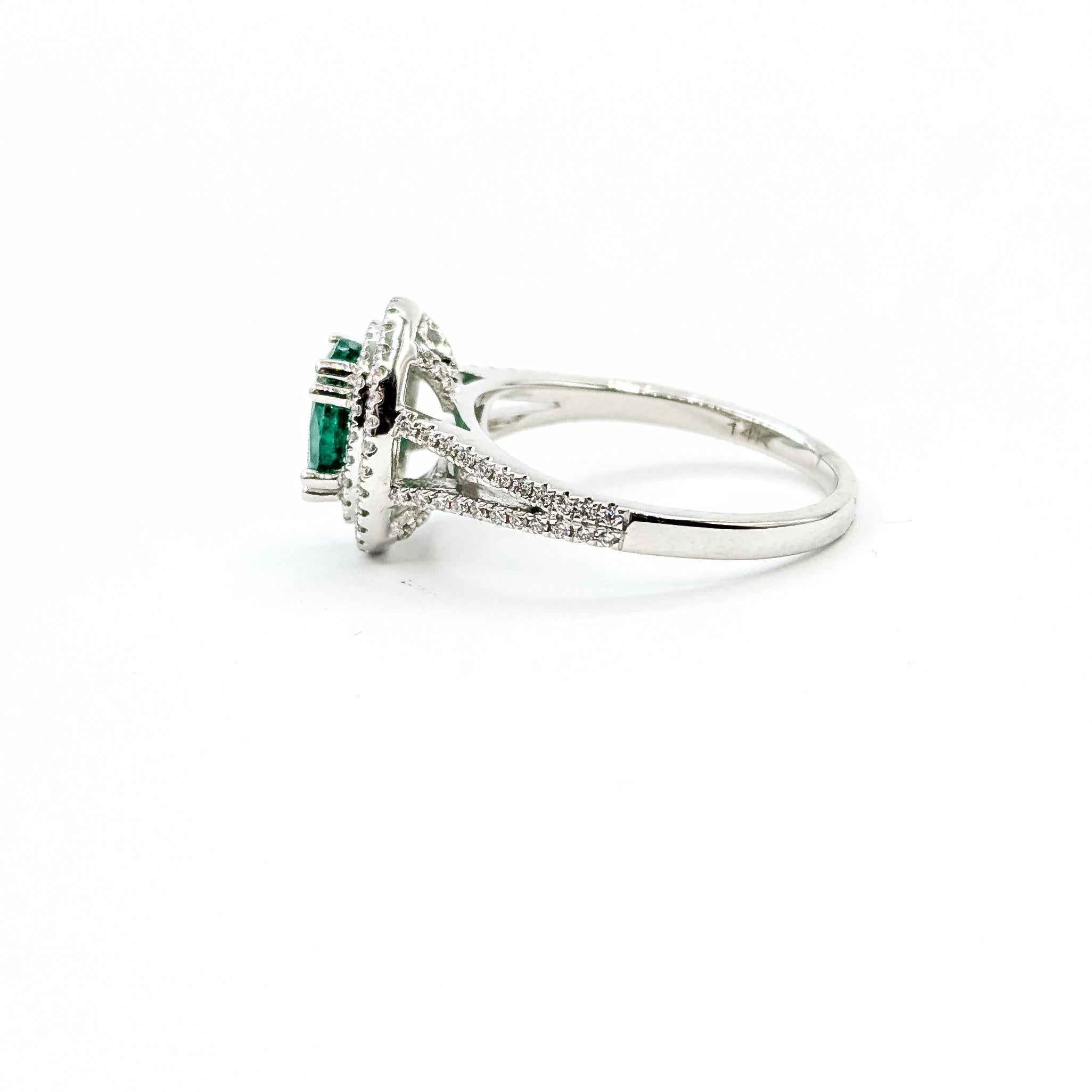 Double Halo Emerald & Diamond Ring in 14k en venta 3