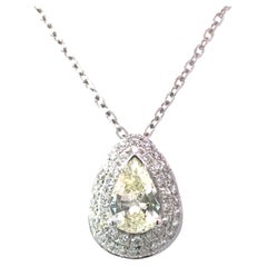 Pendentif en or blanc 18 carats avec double halo de diamants en forme de poire
