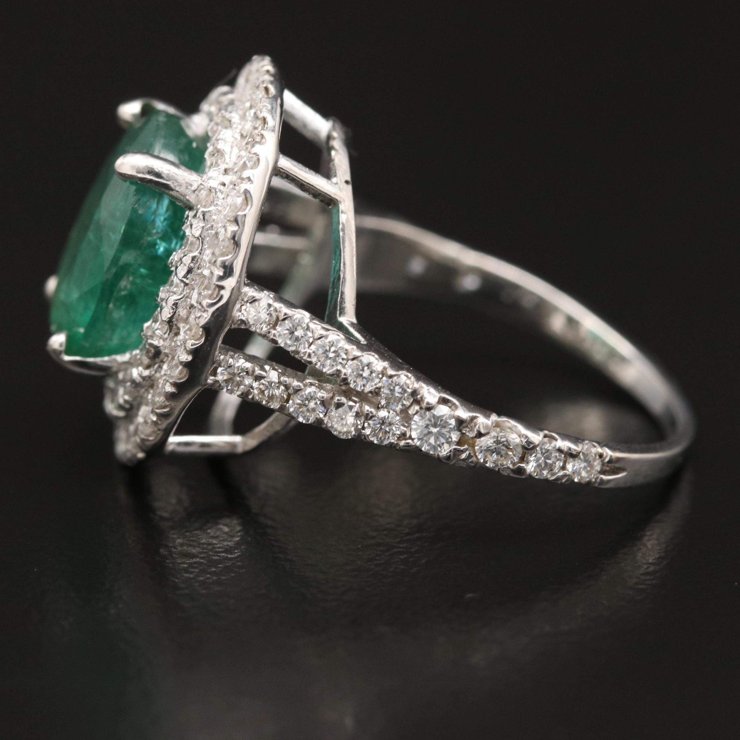 Im Angebot: 18 Karat Gold 3,5 Karat natürlicher Smaragd Diamant Art Deco Verlobungsring () 6