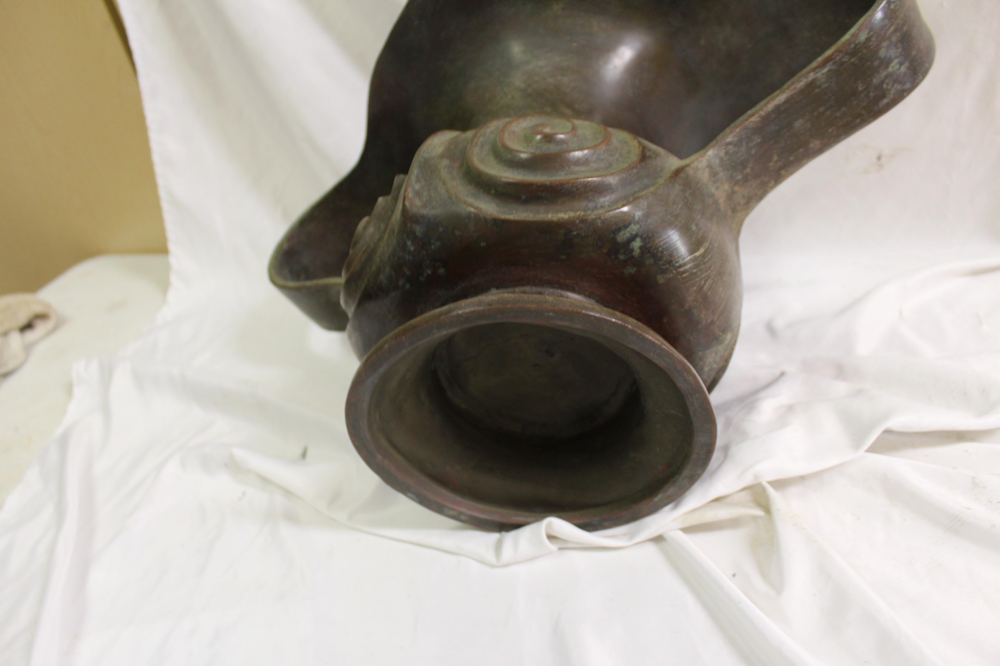 Vase japonais à double poignée  Après la période Edo Bon état - En vente à Los Angeles, CA