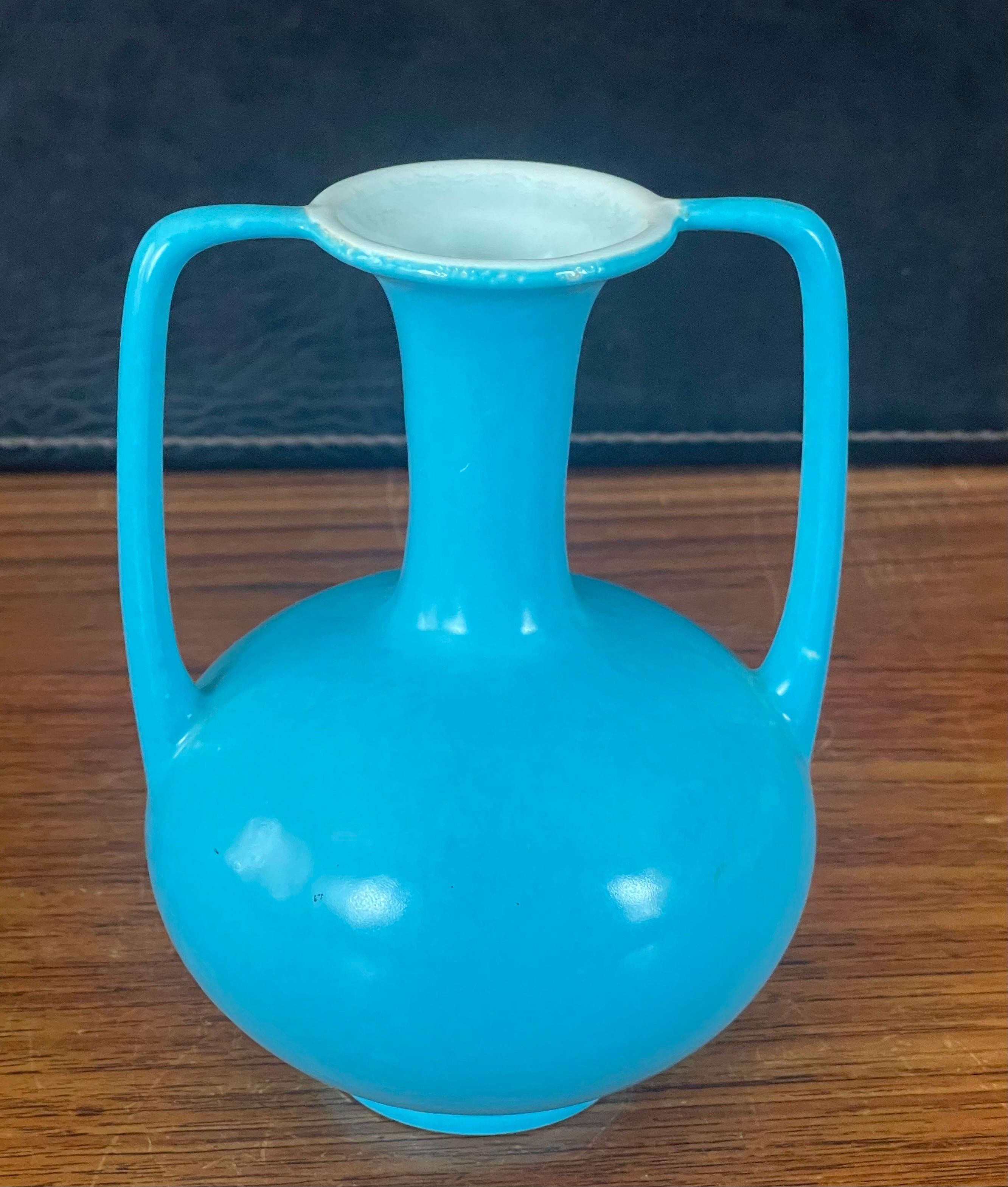 Doppelhand-Vase aus kalifornischer Studio-Keramik von Catalina Pottery im Zustand „Gut“ im Angebot in San Diego, CA