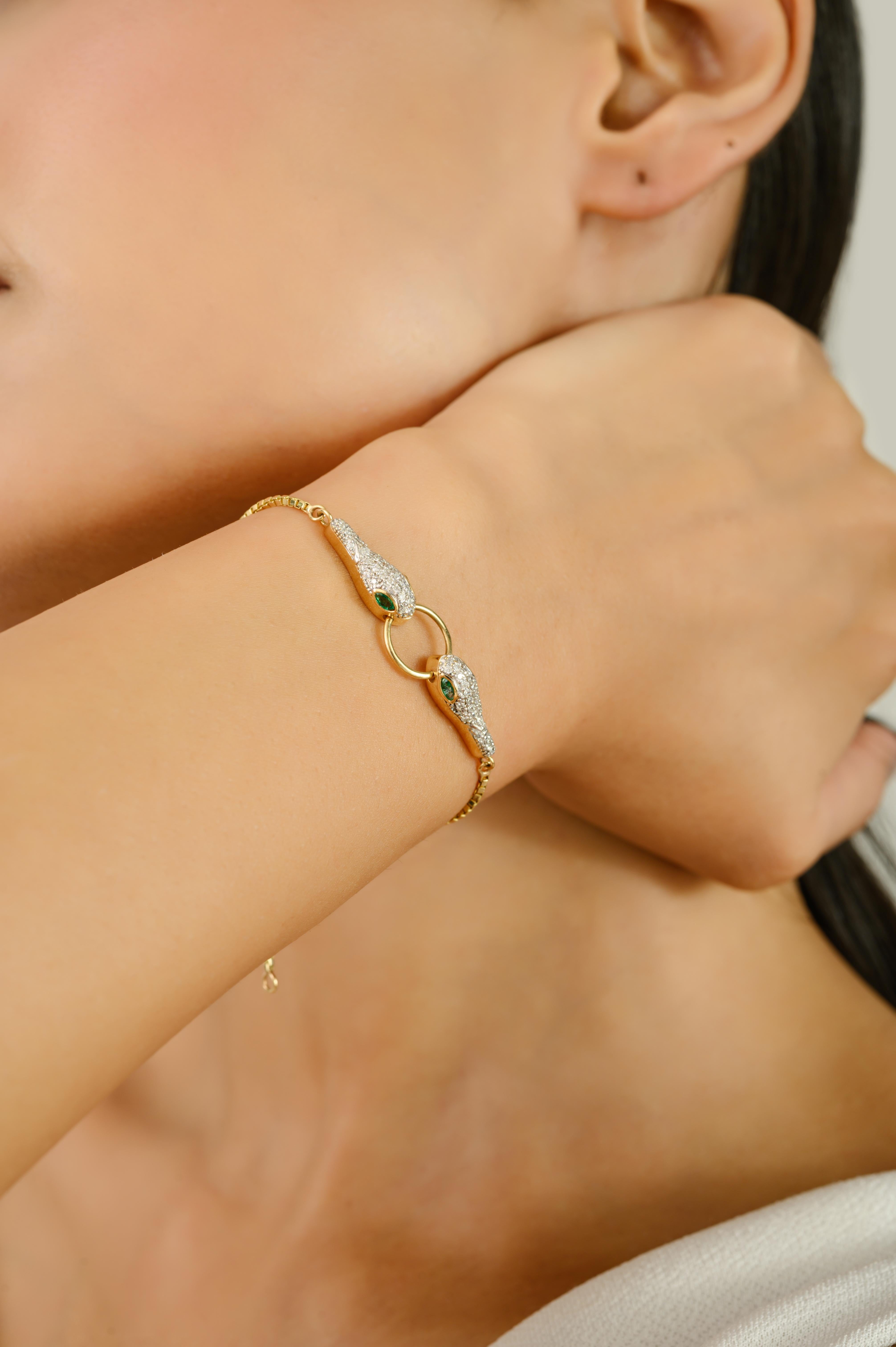 Taille Marquise Bracelet serpent à deux têtes en or jaune massif 18K avec émeraude et diamants en vente