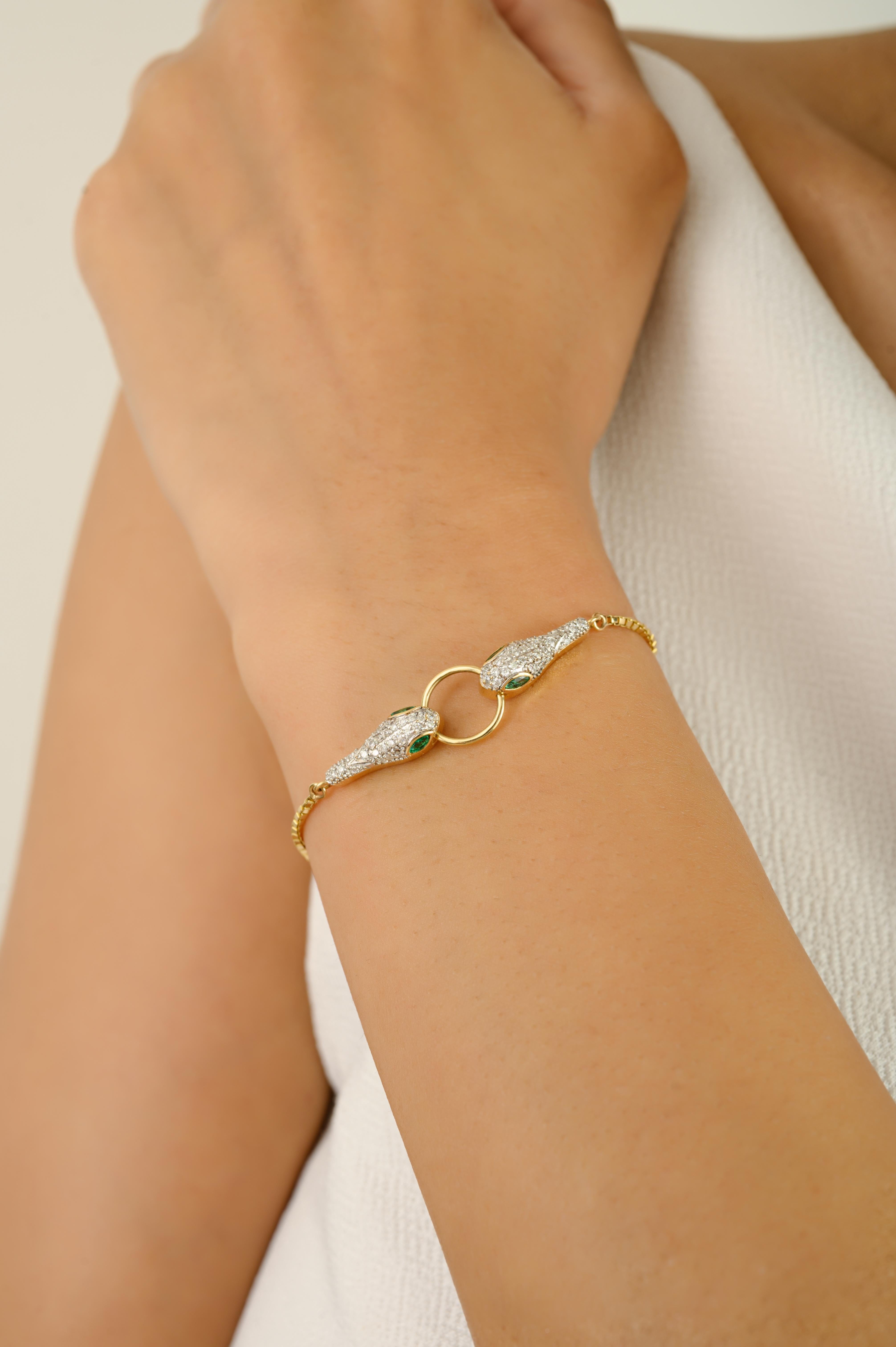 Bracelet serpent à deux têtes en or jaune massif 18K avec émeraude et diamants Pour femmes en vente
