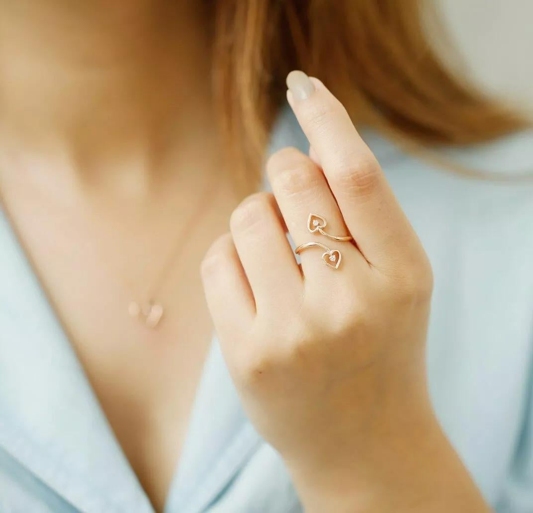 Double Heart 14k Solid Yellow Gold Diamond Band Ring In New Condition For Sale In Chicago, IL