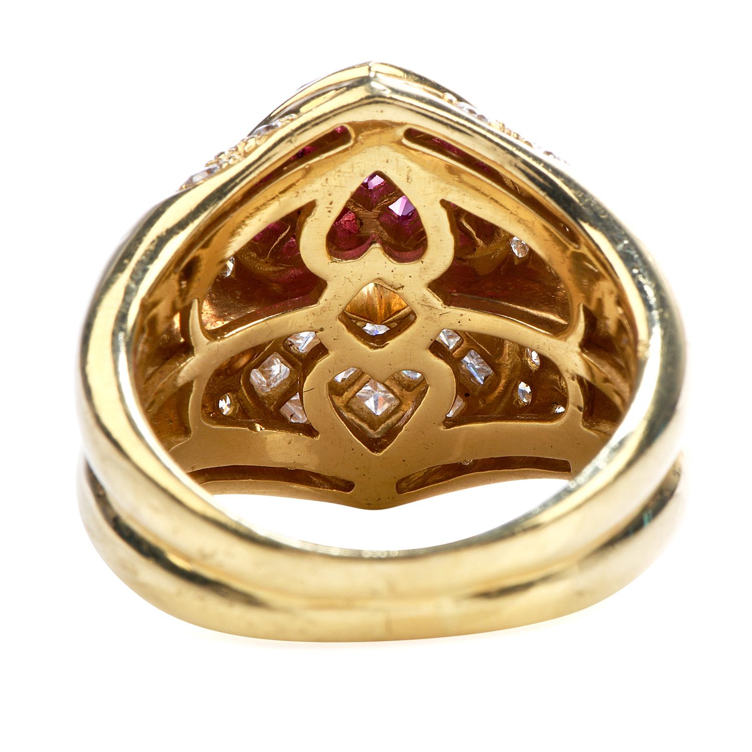 Double Heart Ruby Diamond 18 Karat Gold 1980s Cocktail Ring In Excellent Condition In Miami, FL
