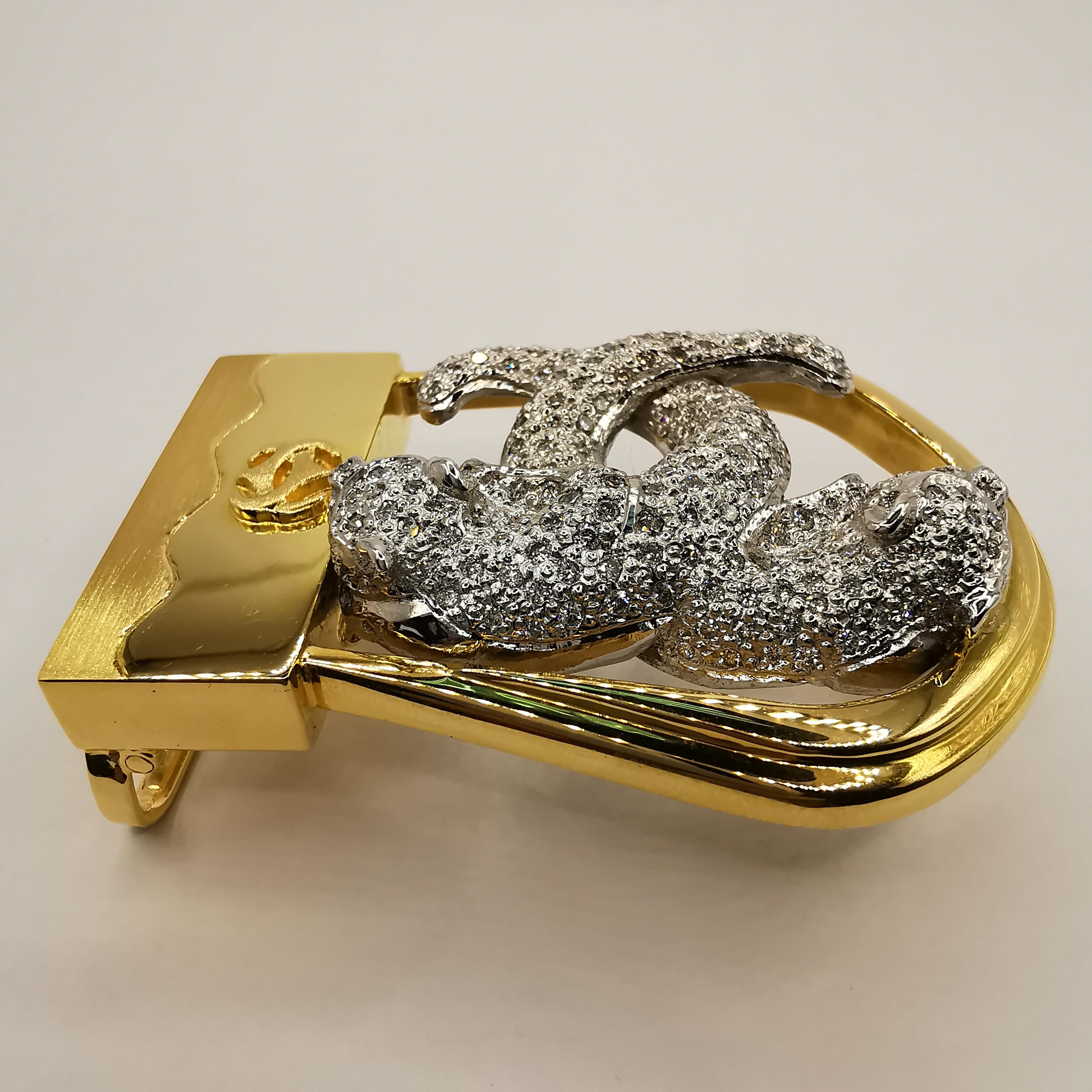 Contemporain Boucle de ceinture Jaguar double de 1,74 carat en or jaune et blanc 18 carats en vente