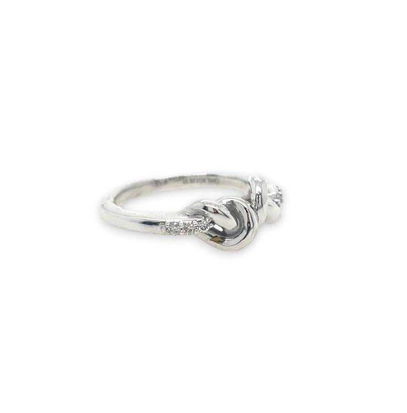 En vente :  Bracelet à double nœud en or blanc 18 carats avec diamants 3