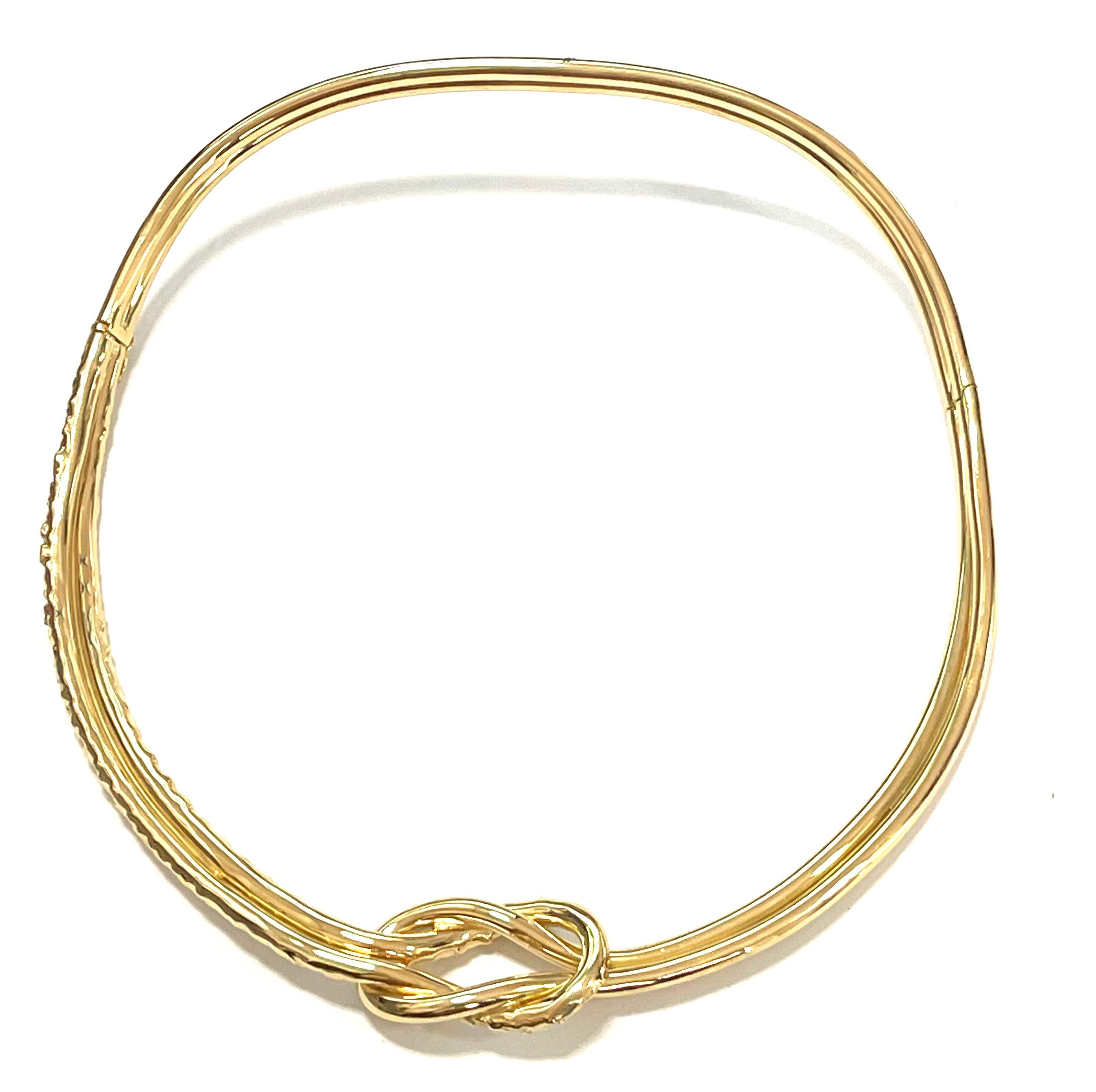 Collier à double nœud ciselé en or jaune 18 carats Neuf - En vente à Milano, Lombardia