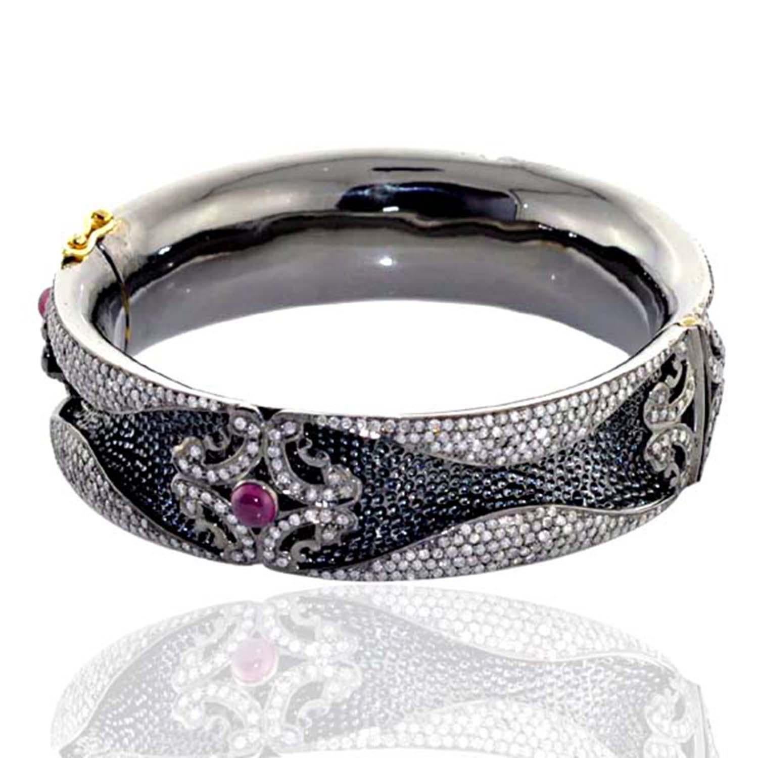 Brazalete de doble capa de rubí de aspecto étnico con diamantes en oro blanco de 18 quilates y plata Corte mixto en venta