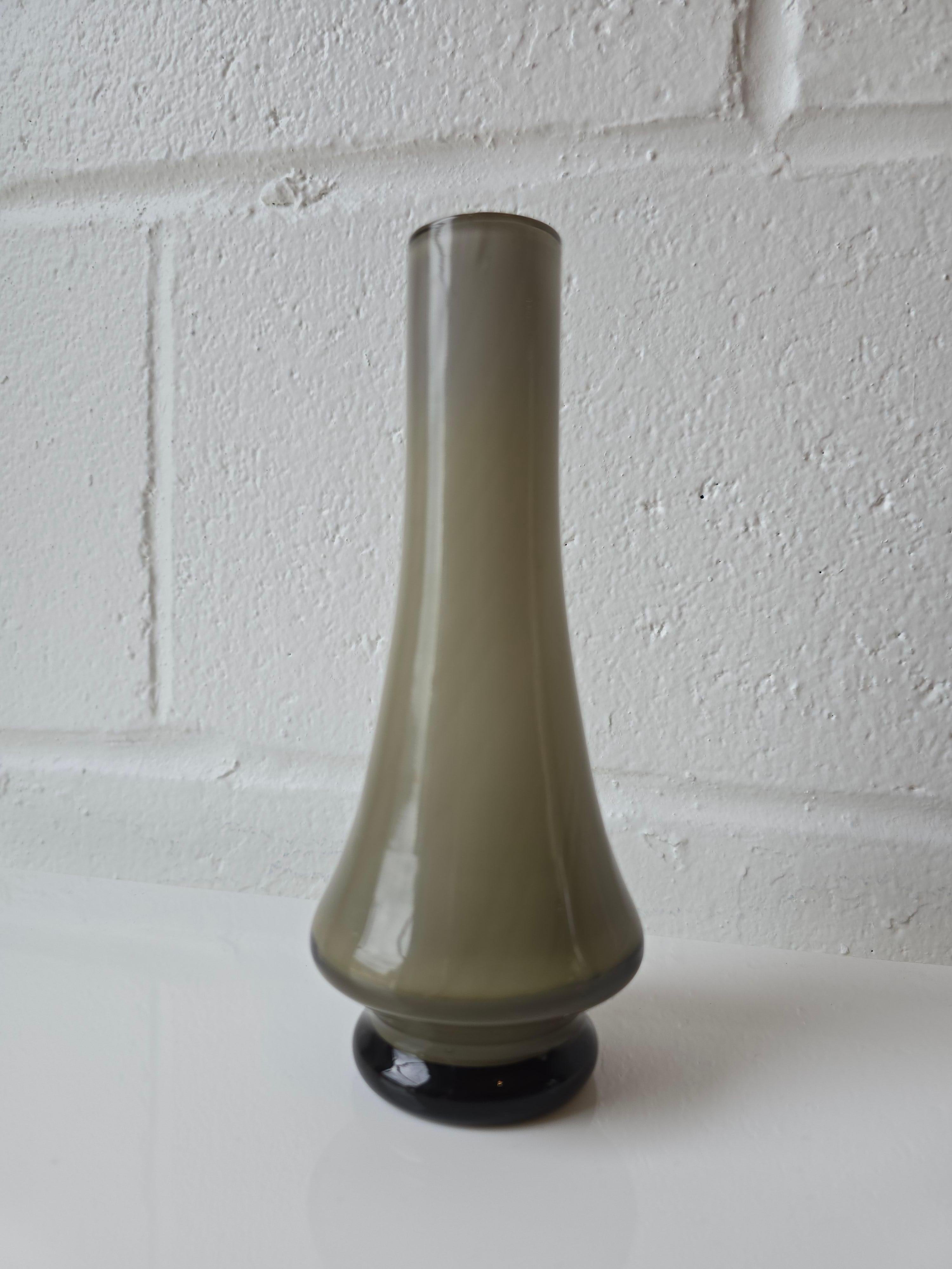 Altro Vaso a doppio strato in vetro fumé stile Empoli Bud in vendita