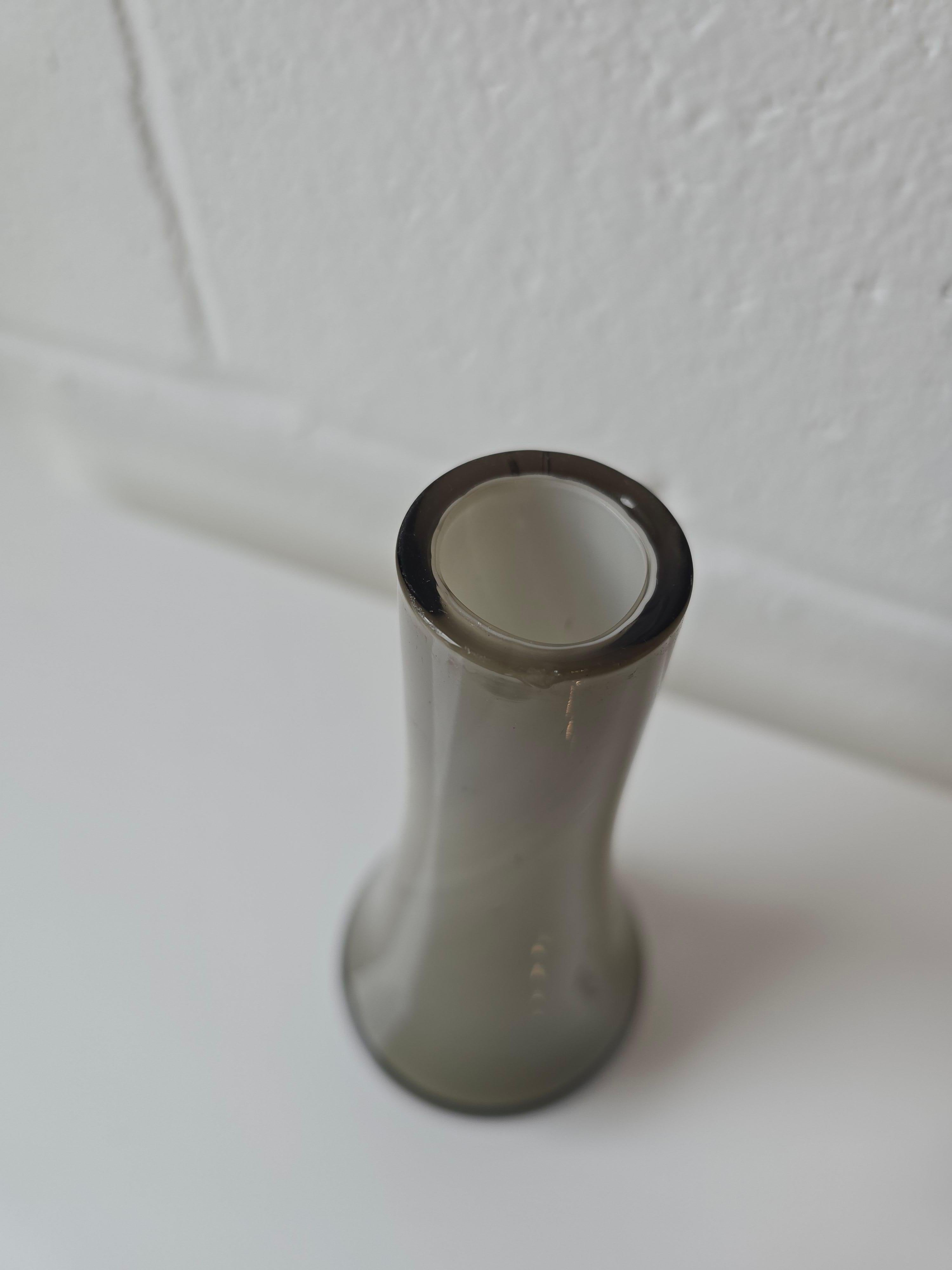 Vaso a doppio strato in vetro fumé stile Empoli Bud In condizioni buone in vendita a Toronto, ON