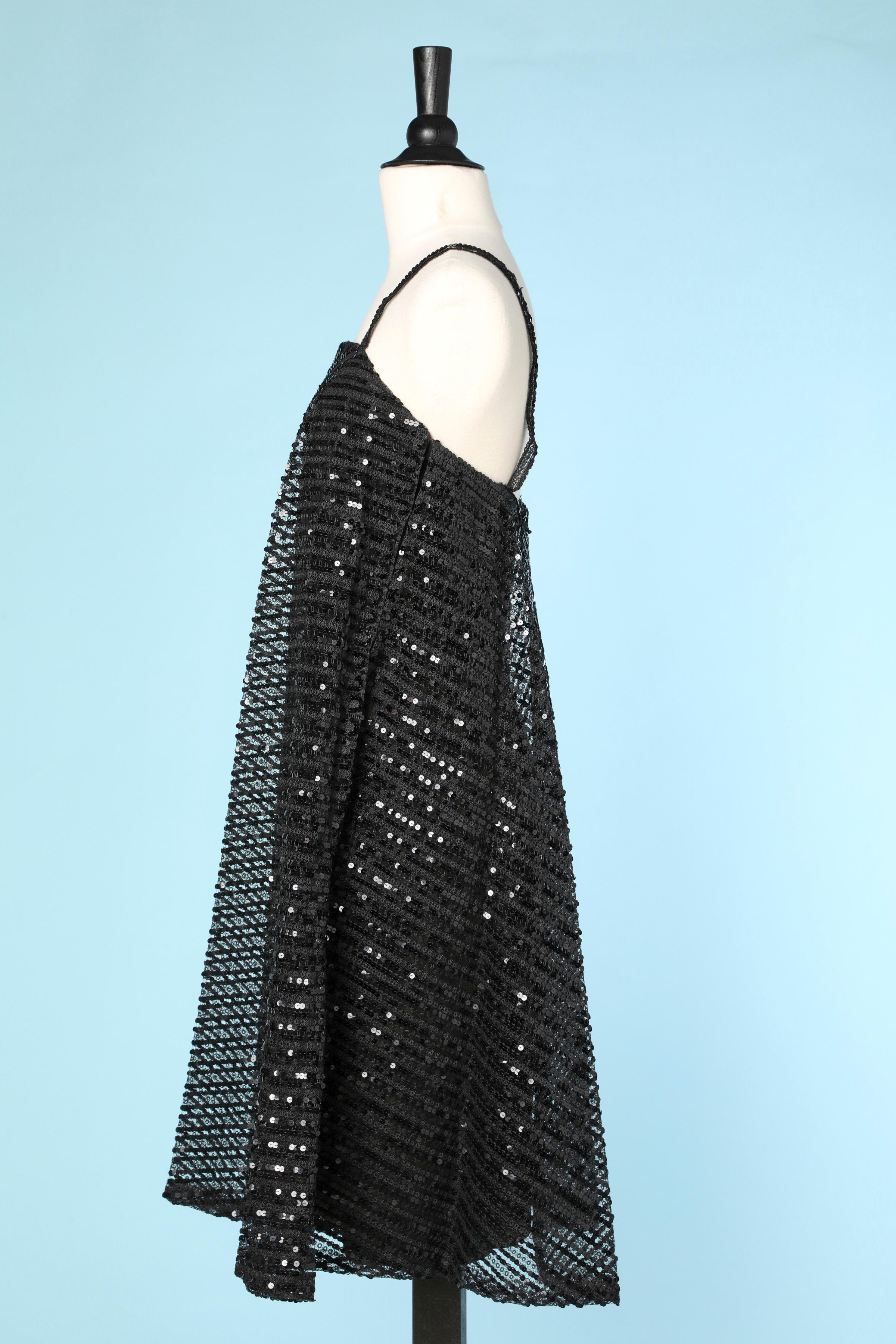 Vestido de doble capa con capa superior de lentejuelas negras Bill Blass for Maurice Rentner en venta 1