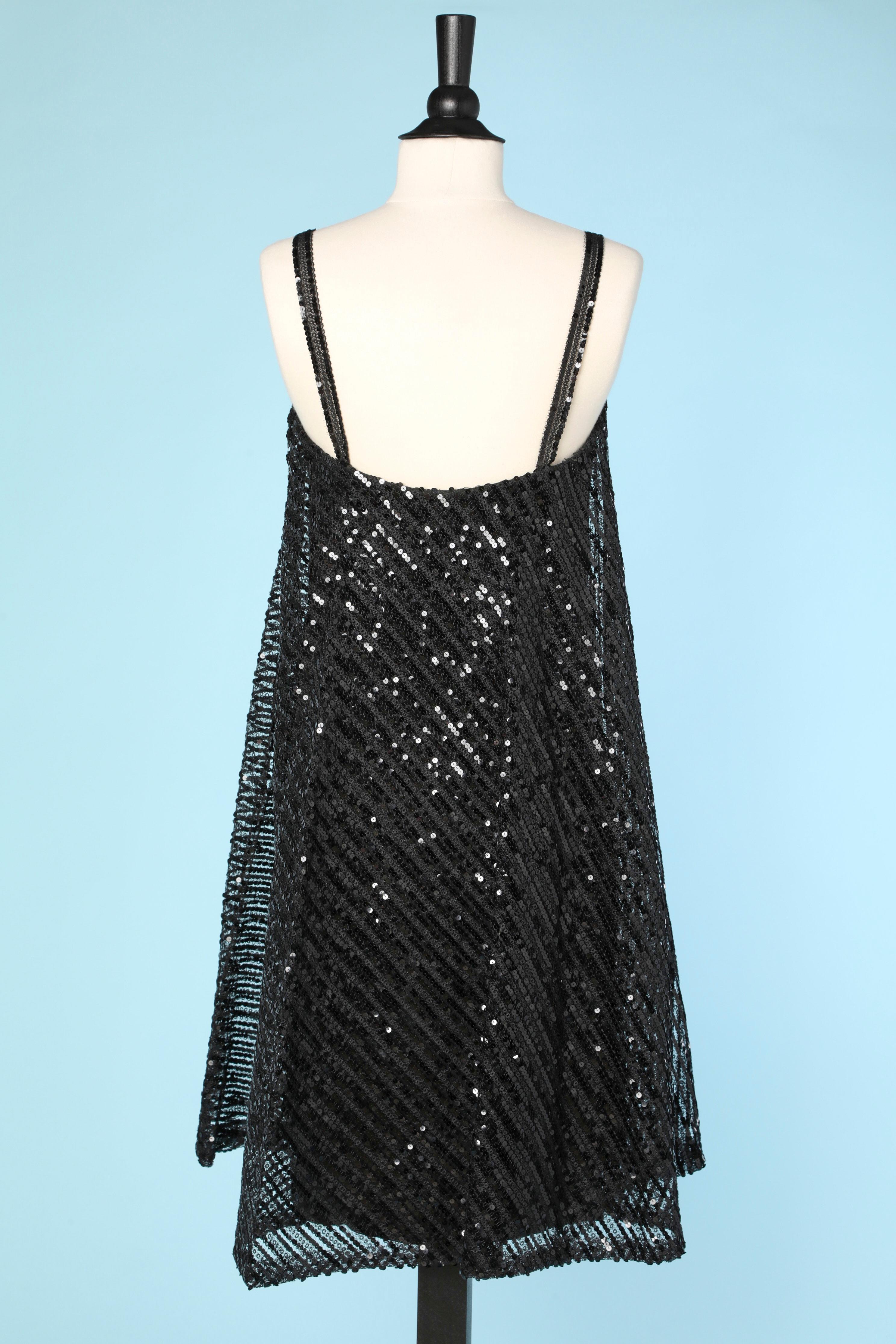 Vestido de doble capa con capa superior de lentejuelas negras Bill Blass for Maurice Rentner en venta 2