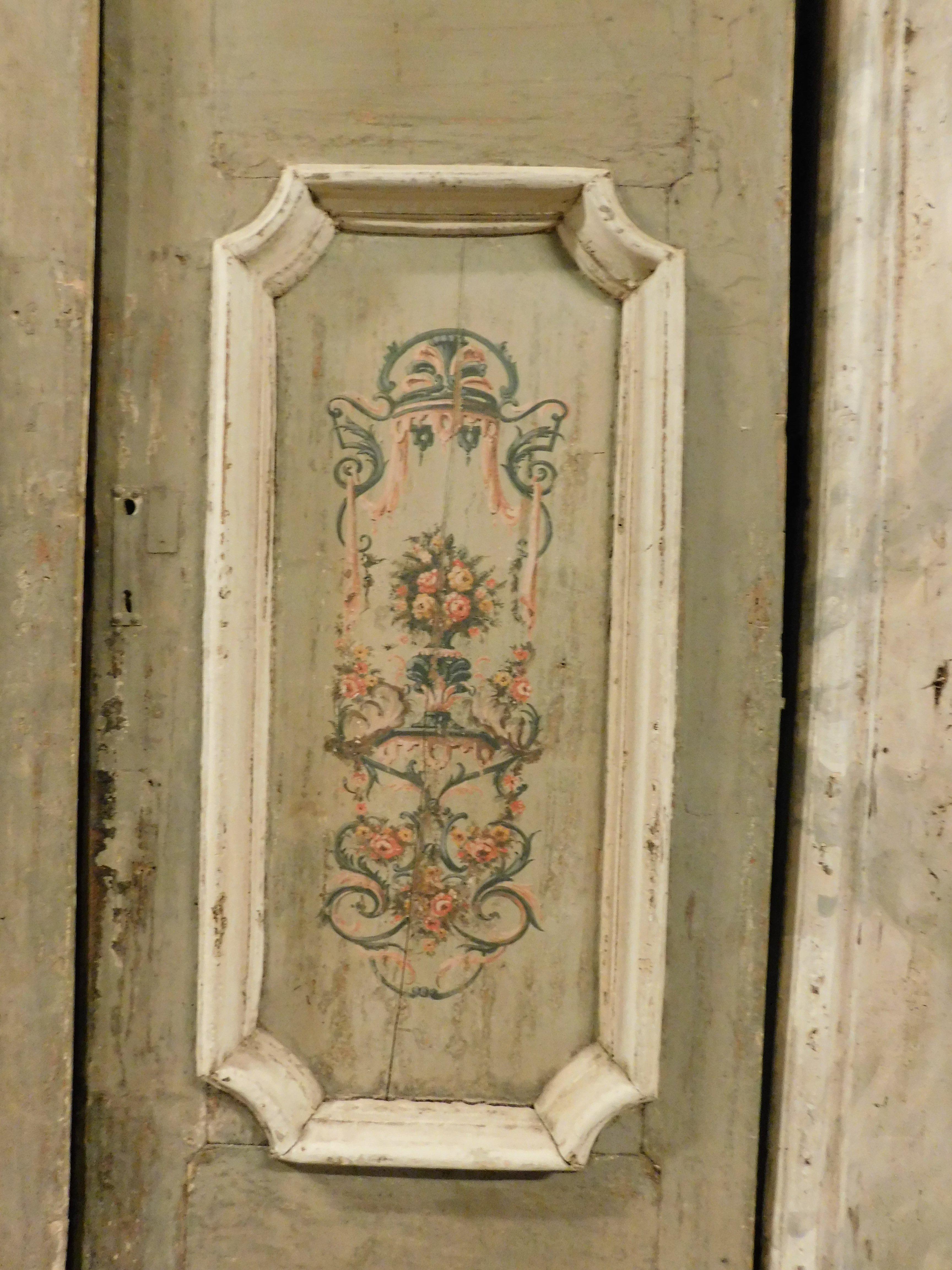Puerta de dos hojas de madera lacada y pintada con marco original, Italia en Bueno estado para la venta en Cuneo, Italy (CN)