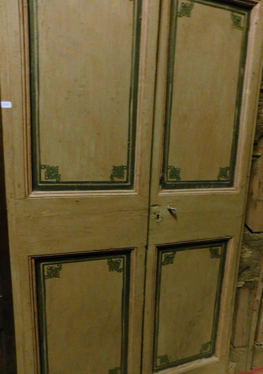 Puerta de dos hojas de madera lacada, paneles pintados, italia Italiano en venta