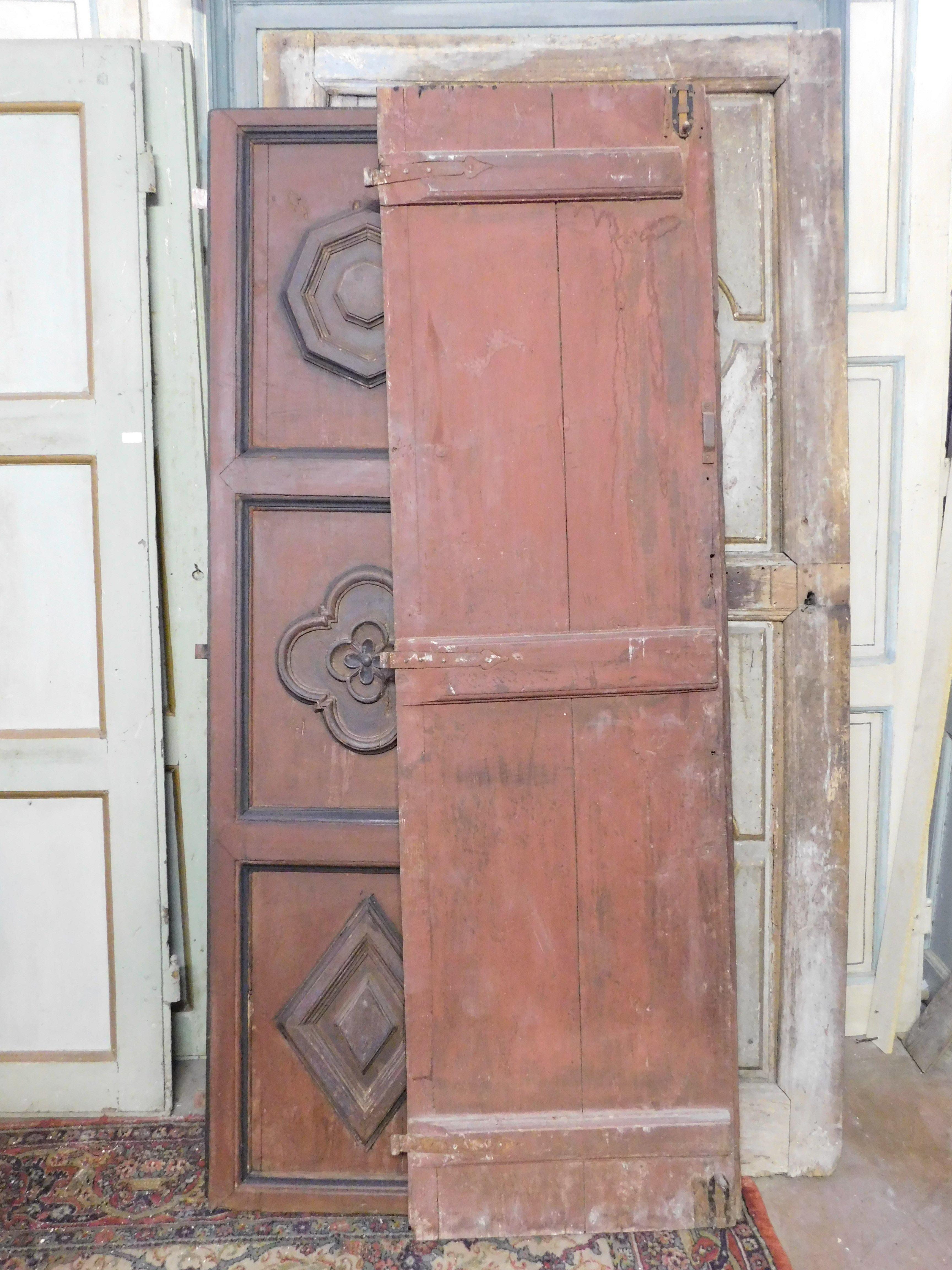 Puerta de dos hojas lacada y con rosetas talladas, Italia en venta 1