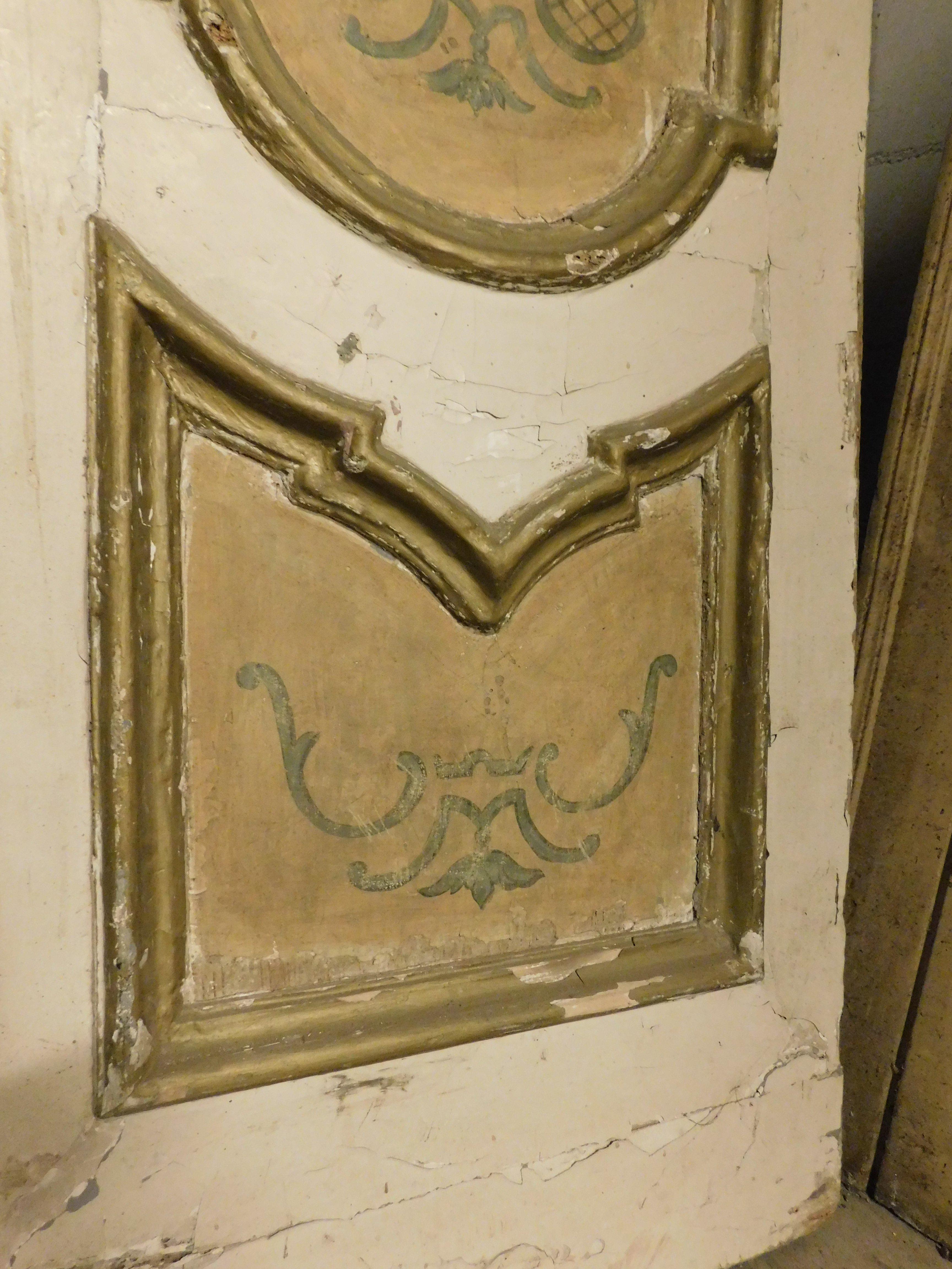 Porta a due ante, dipinta e laccata, proveniente da Napoli, Italia in vendita 3