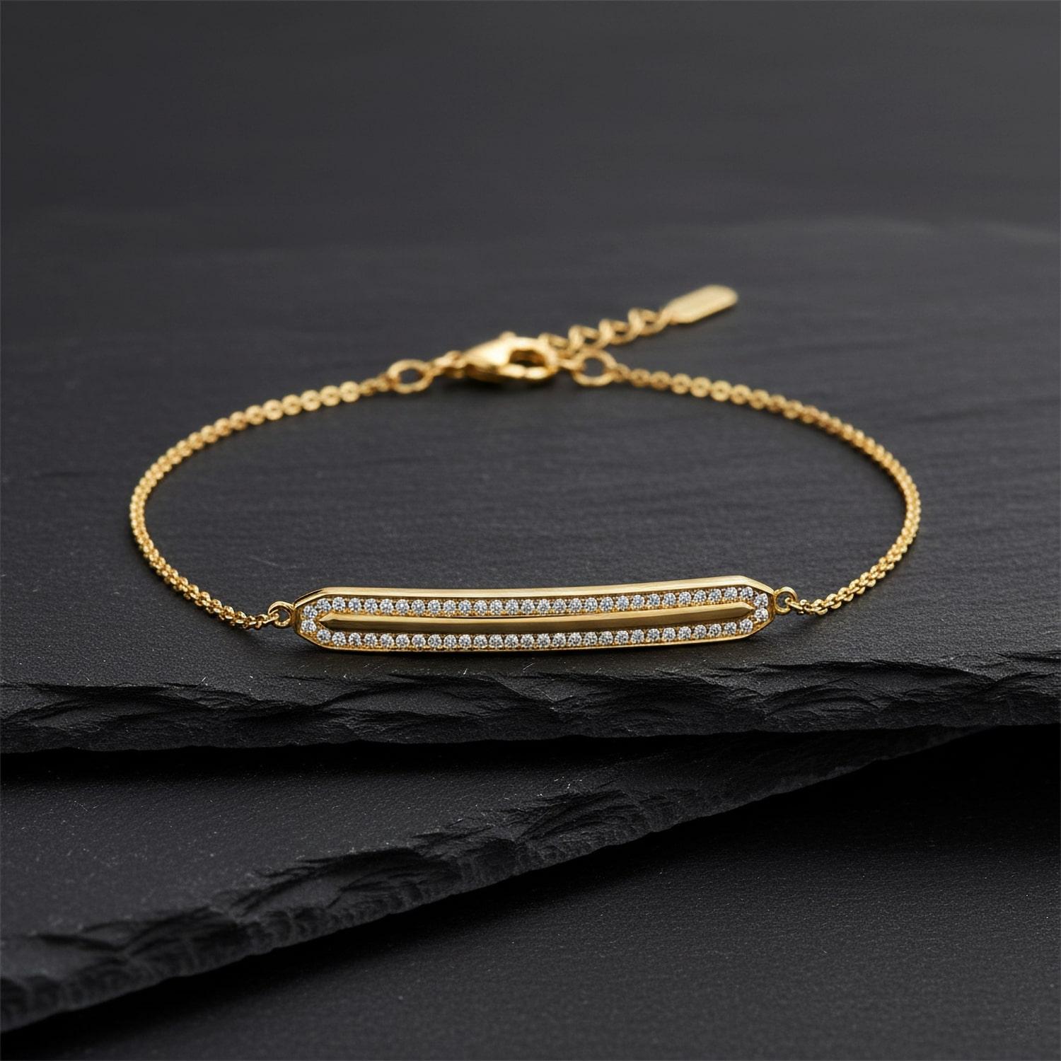 Bracelet double ligne en or jaune 14K (ou 18k sur demande) avec barre de diamants Neuf - En vente à Los Angeles, CA