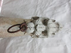 Double Lions Head Chain Post