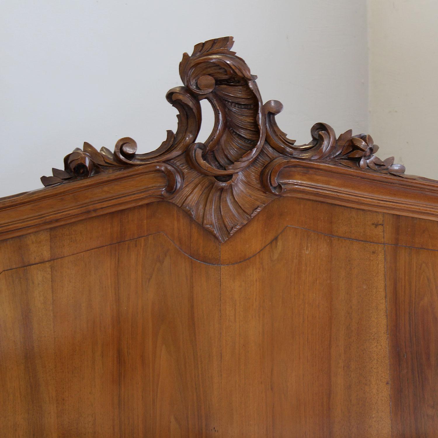 20th Century Double Louis XV Style Platform Antique Bed in Walnut - WD58