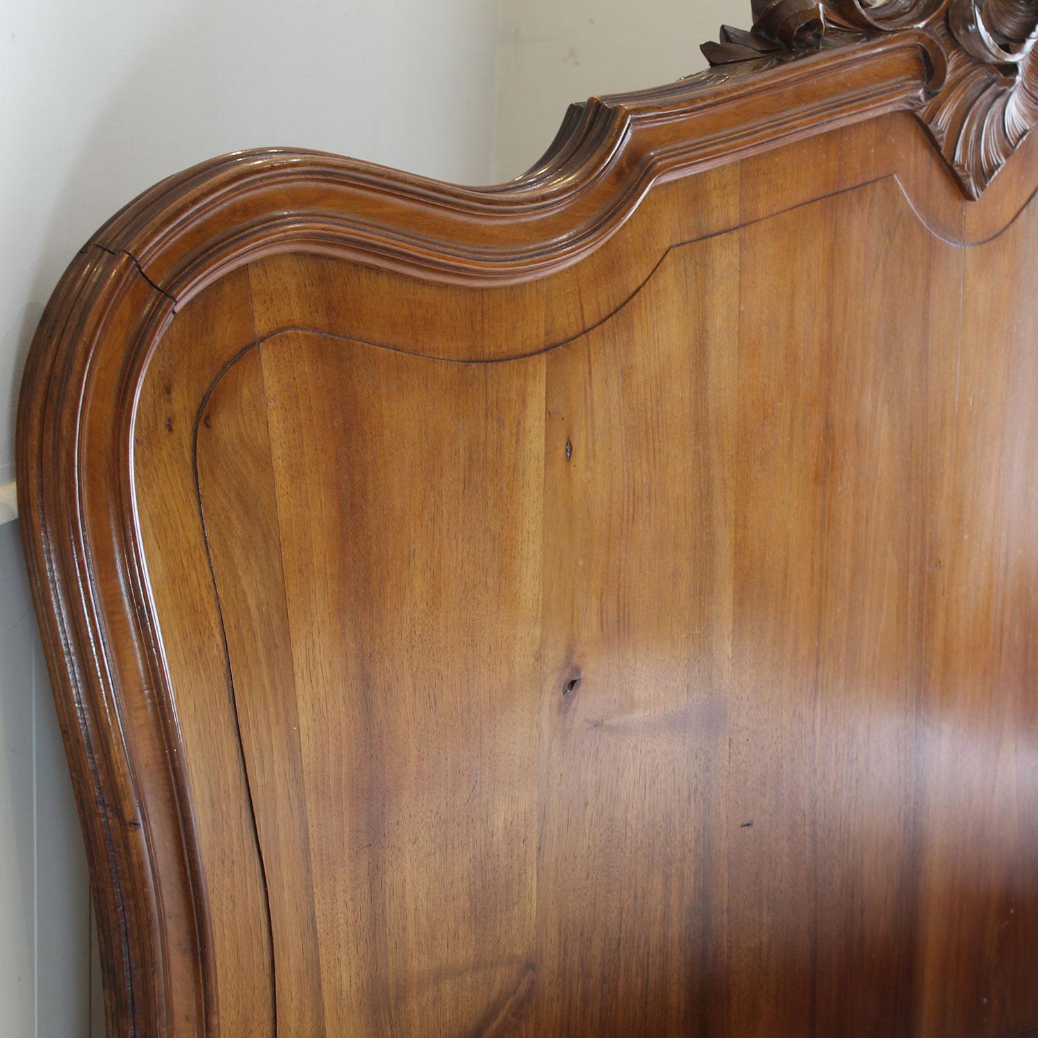 Double Louis XV Style Platform Antique Bed in Walnut - WD58 3