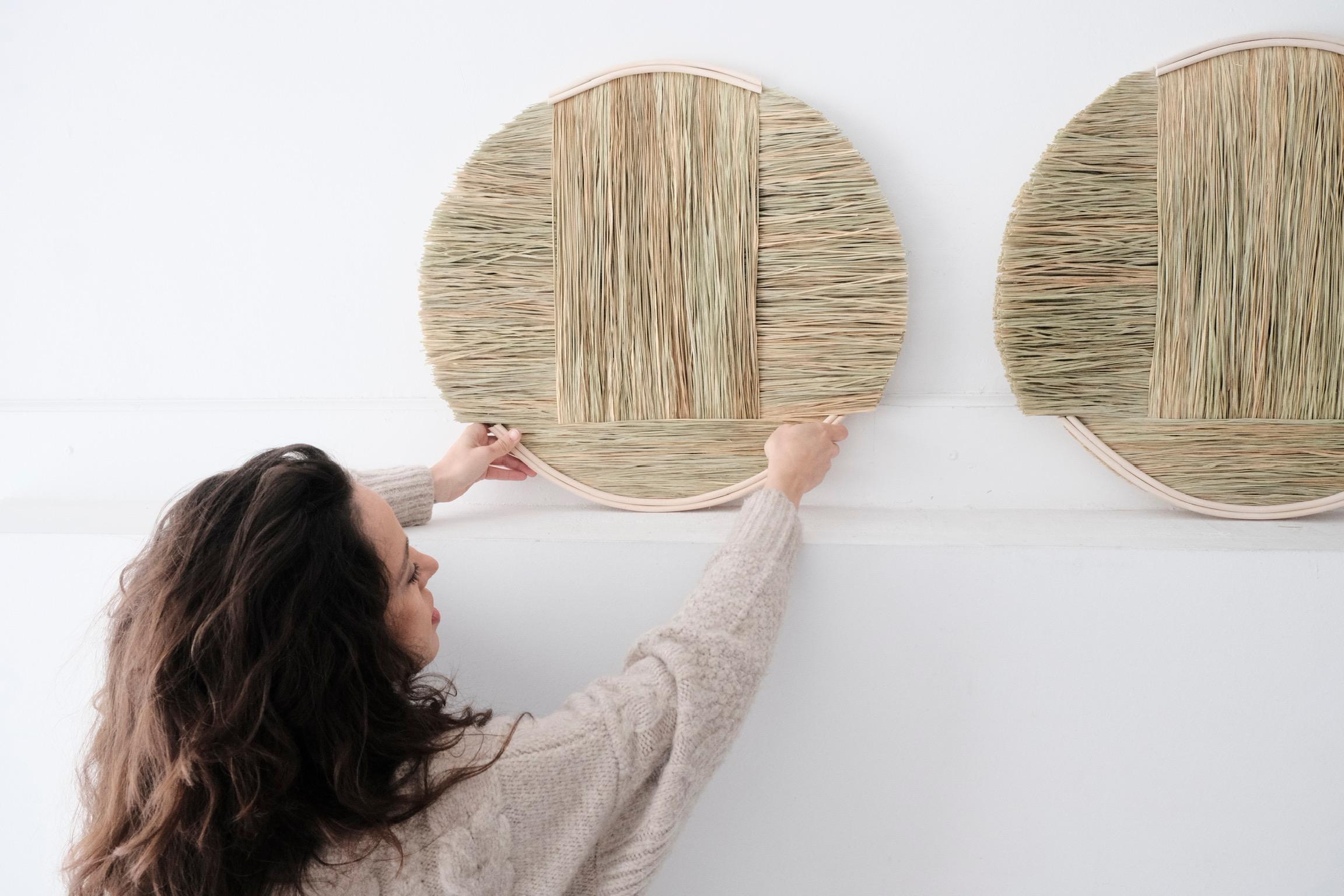 Double Mask - Minimalistic Wall Decoration, Golden Color, Installation In New Condition For Sale In Bilbao, PV