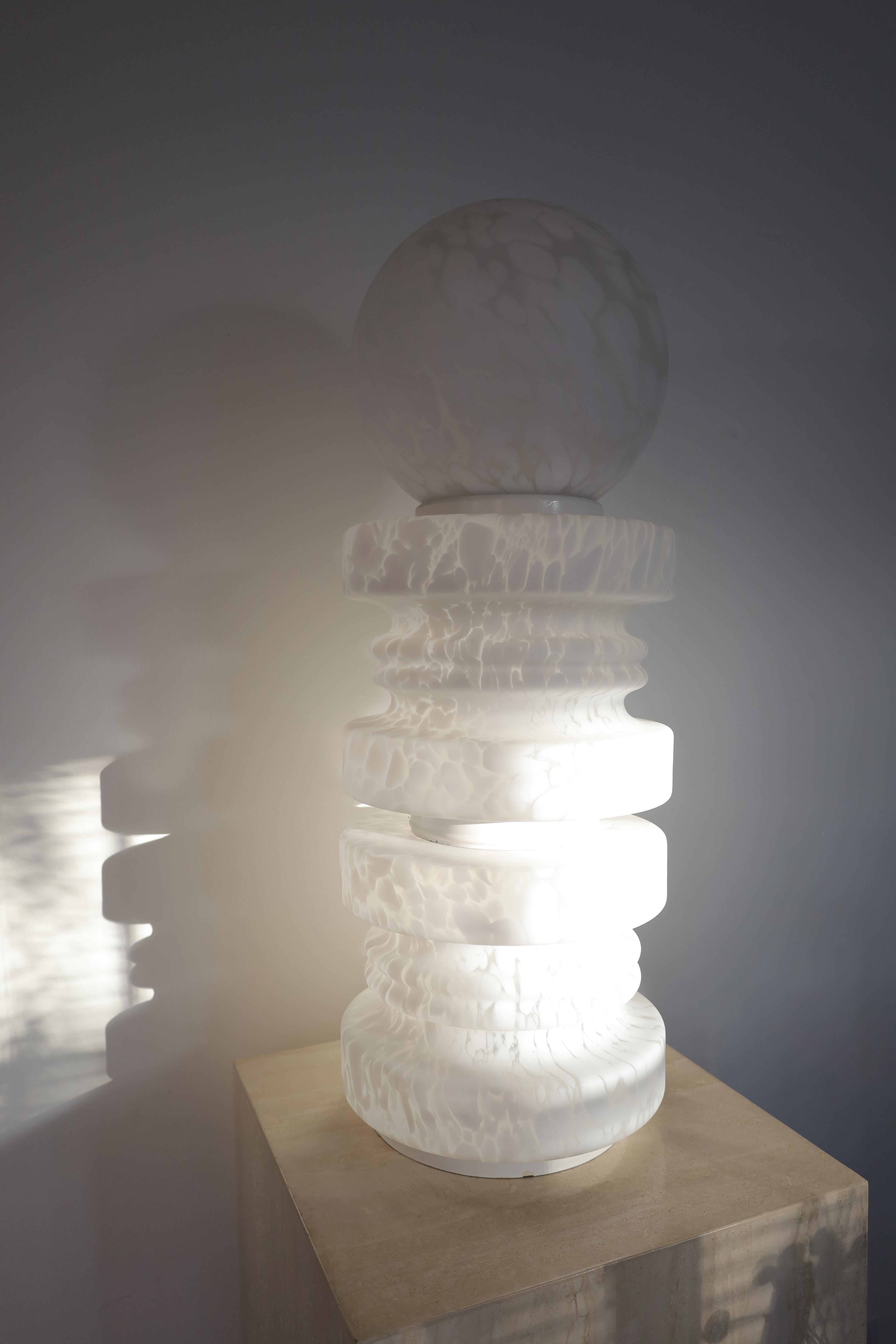 Double Murano Cumulus Pawn Lamp by Carlo Nason for Mazzega, Italy 1970s In Good Condition For Sale In West Palm Beach, FL