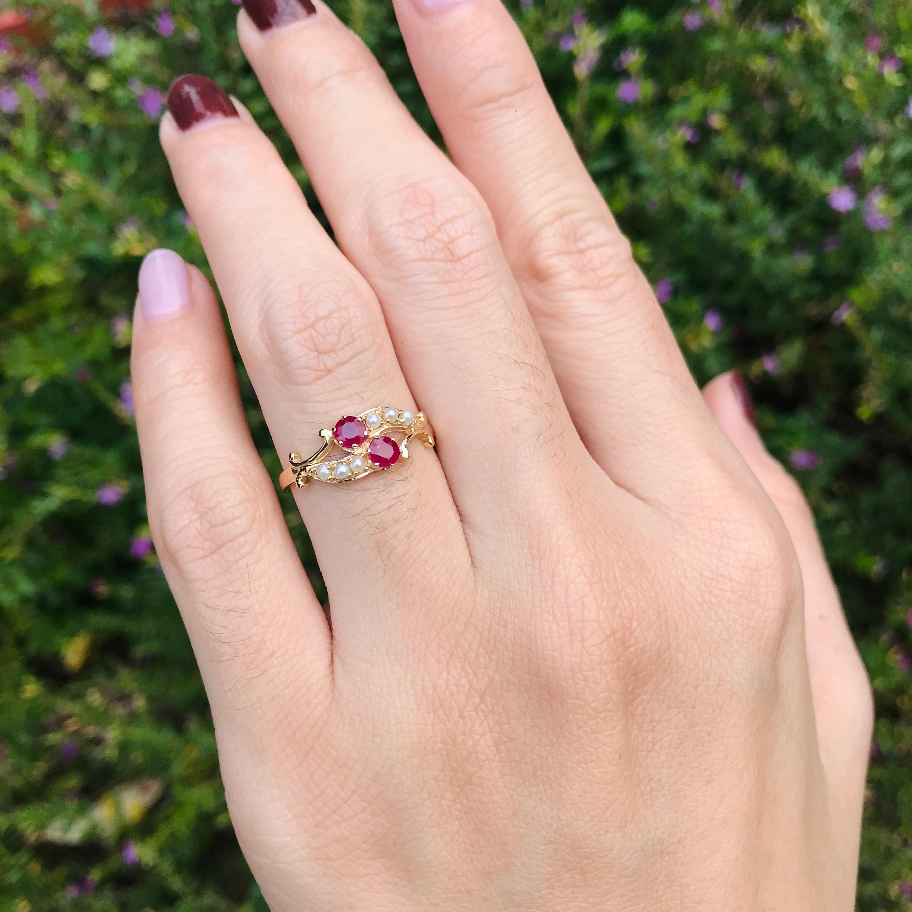 Doppelter natürlicher Rubin- und Perlenring im Vintage-Stil mit zwei Steinen aus massivem 9K Gold im Angebot 3